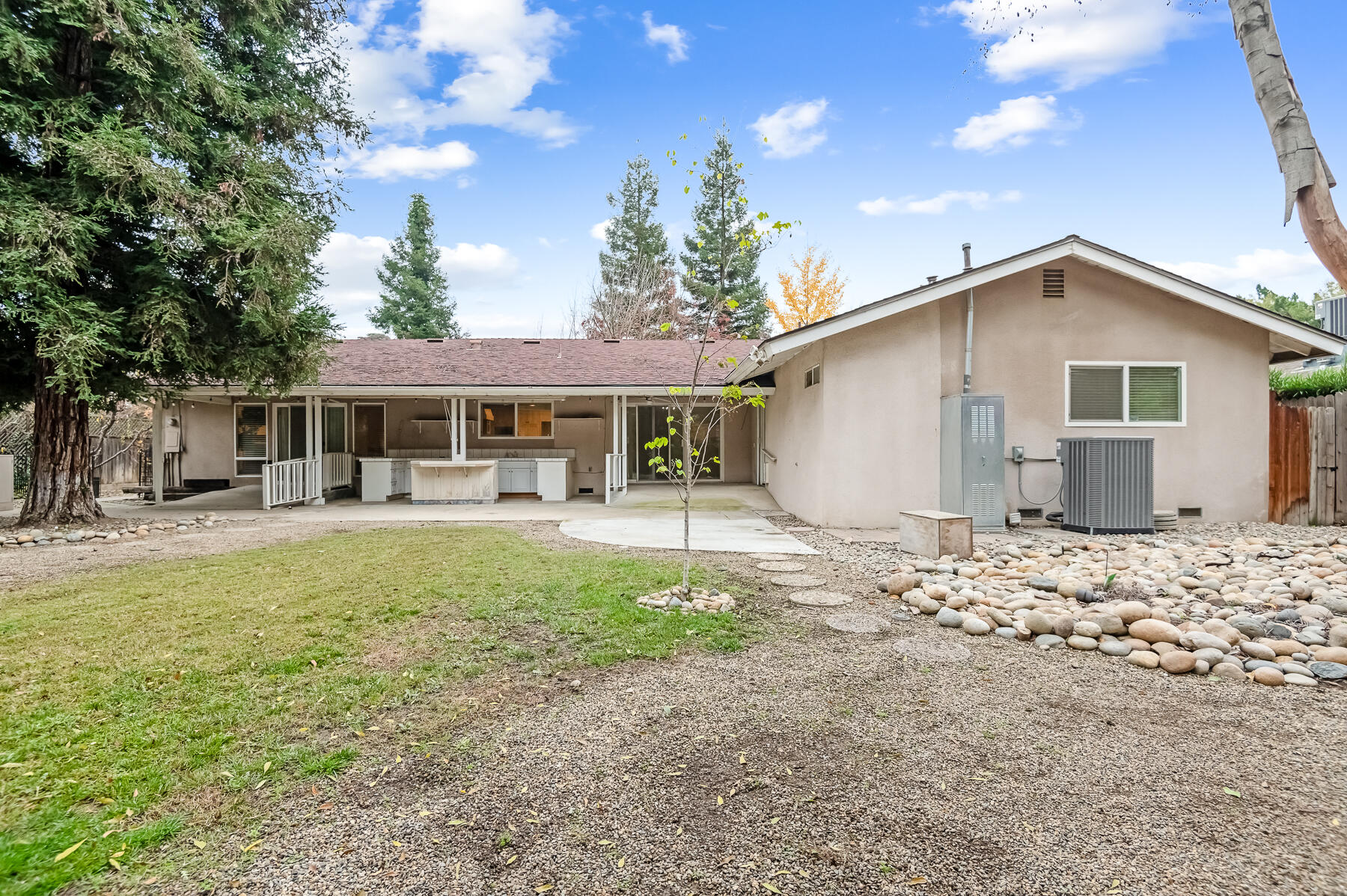 345 N Todd St, Visalia, CA 93291