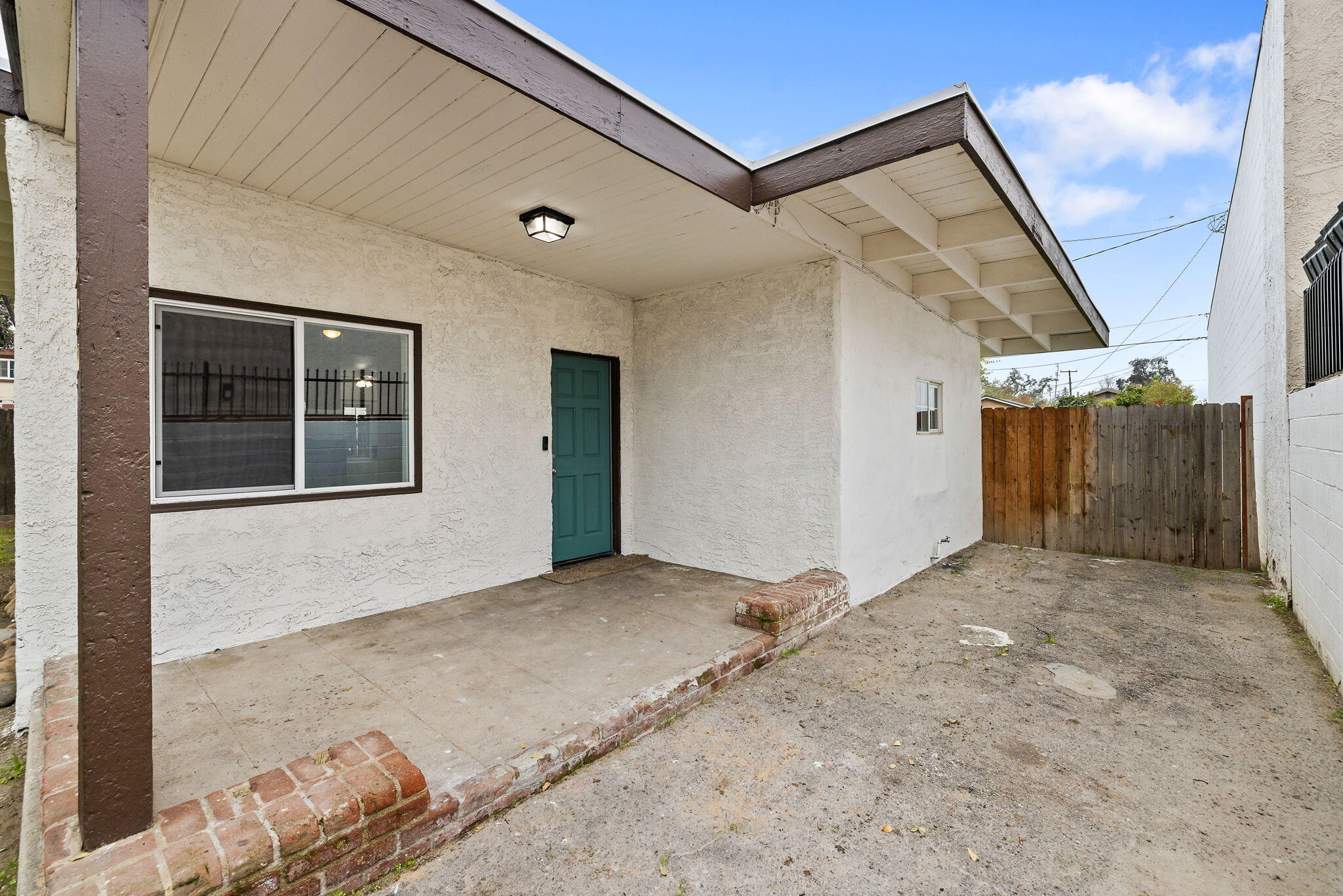 321 NW 3rd Ave, Visalia, CA 93291