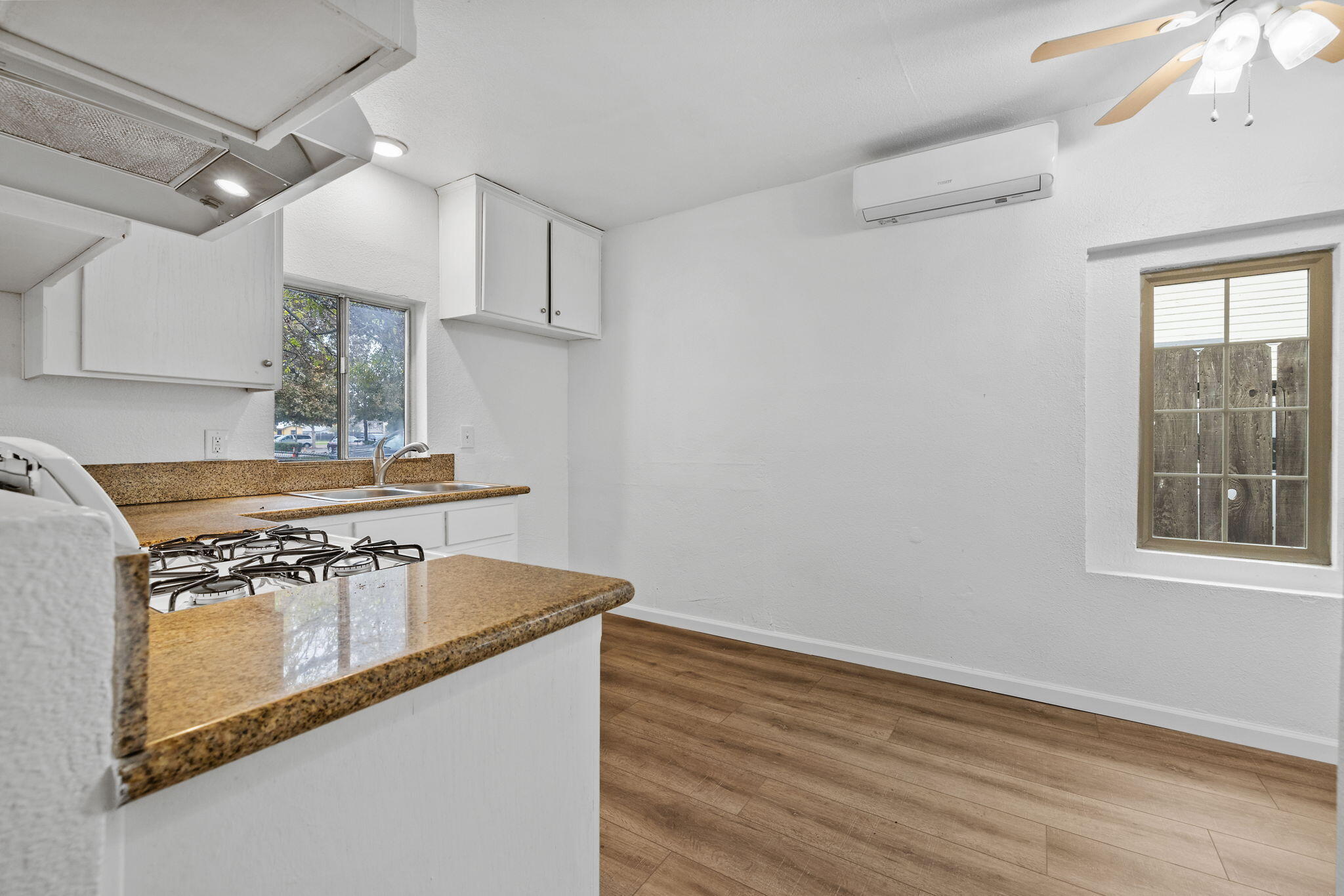 321 NW 3rd Ave, Visalia, CA 93291