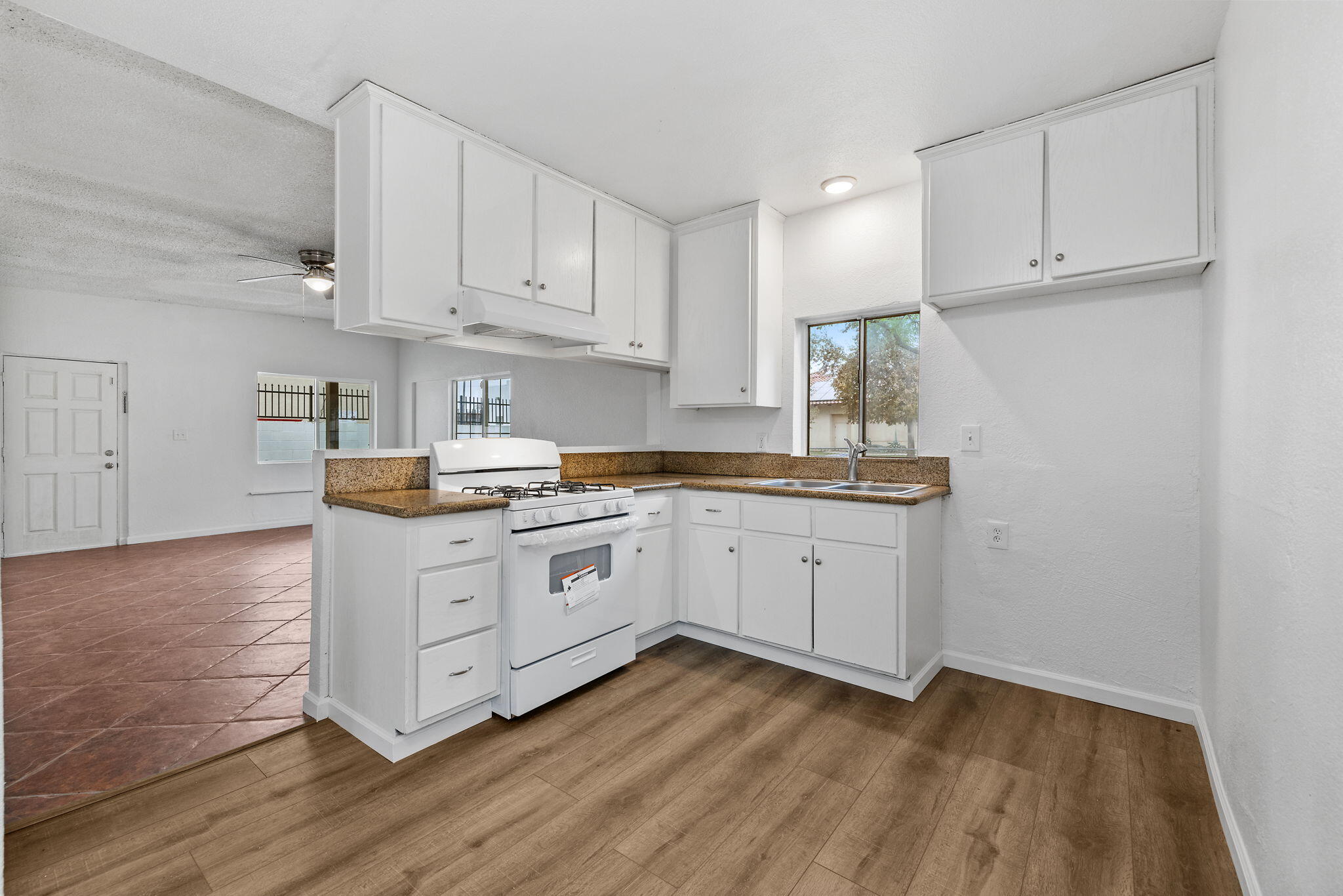 321 NW 3rd Ave, Visalia, CA 93291