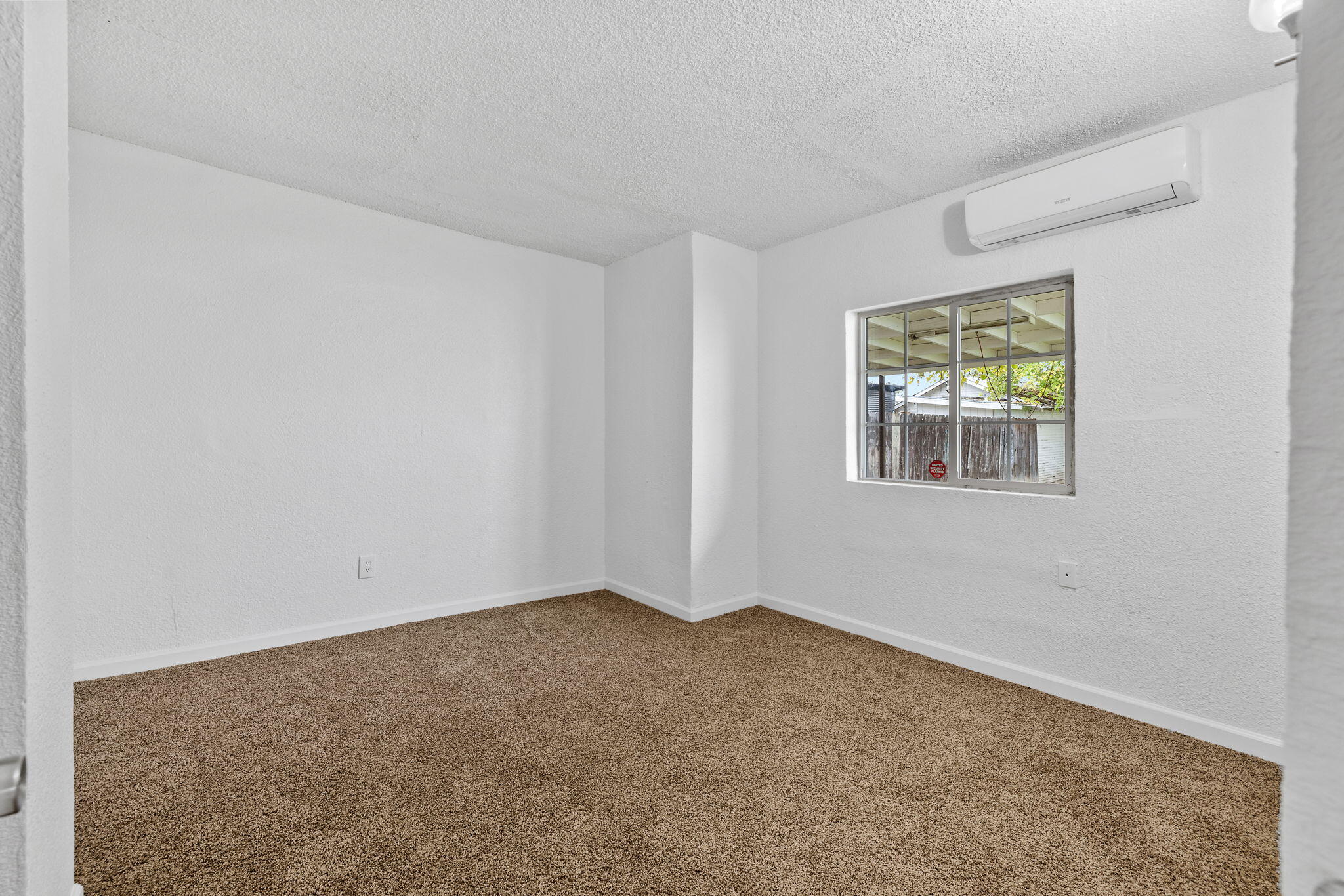 321 NW 3rd Ave, Visalia, CA 93291