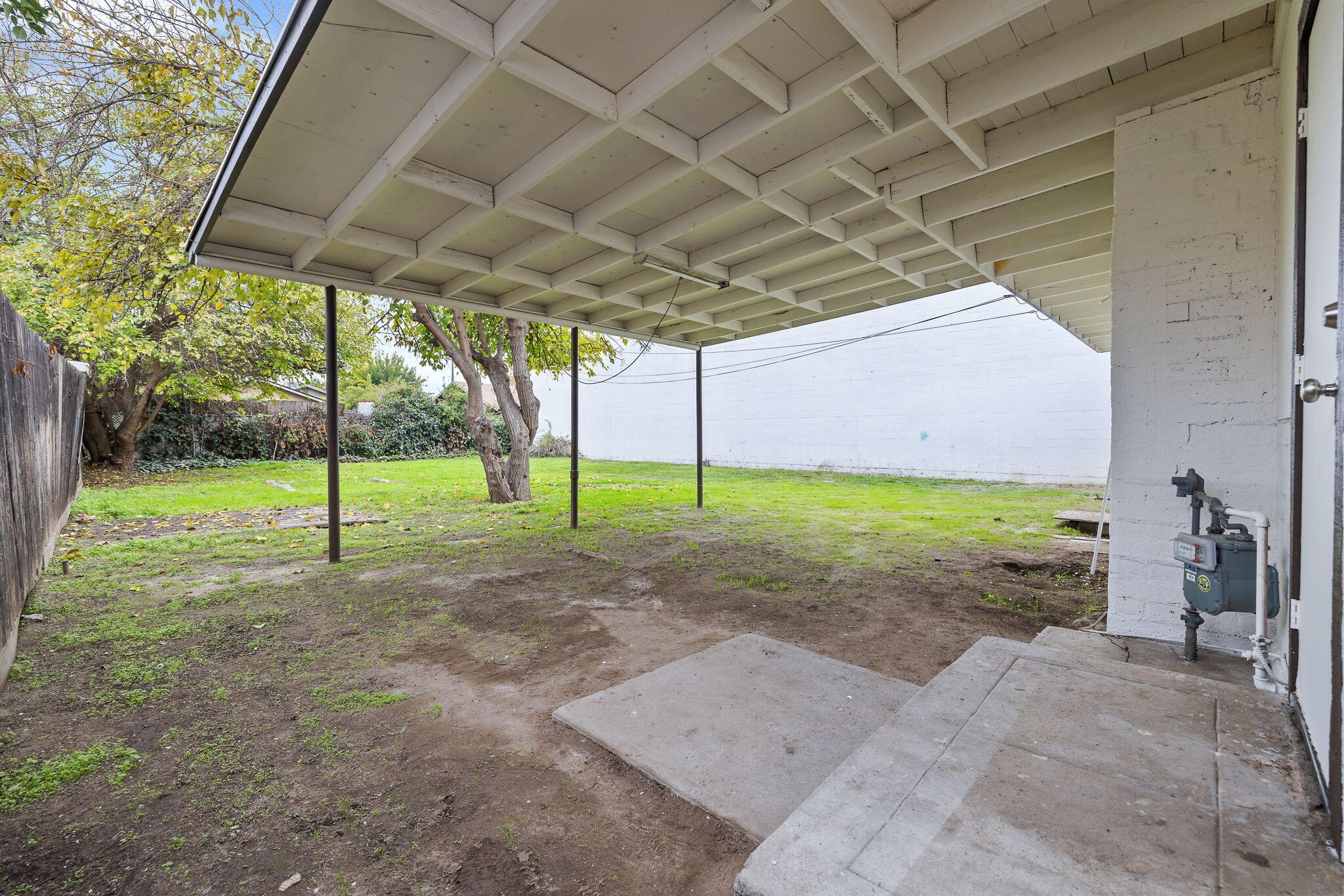 321 NW 3rd Ave, Visalia, CA 93291