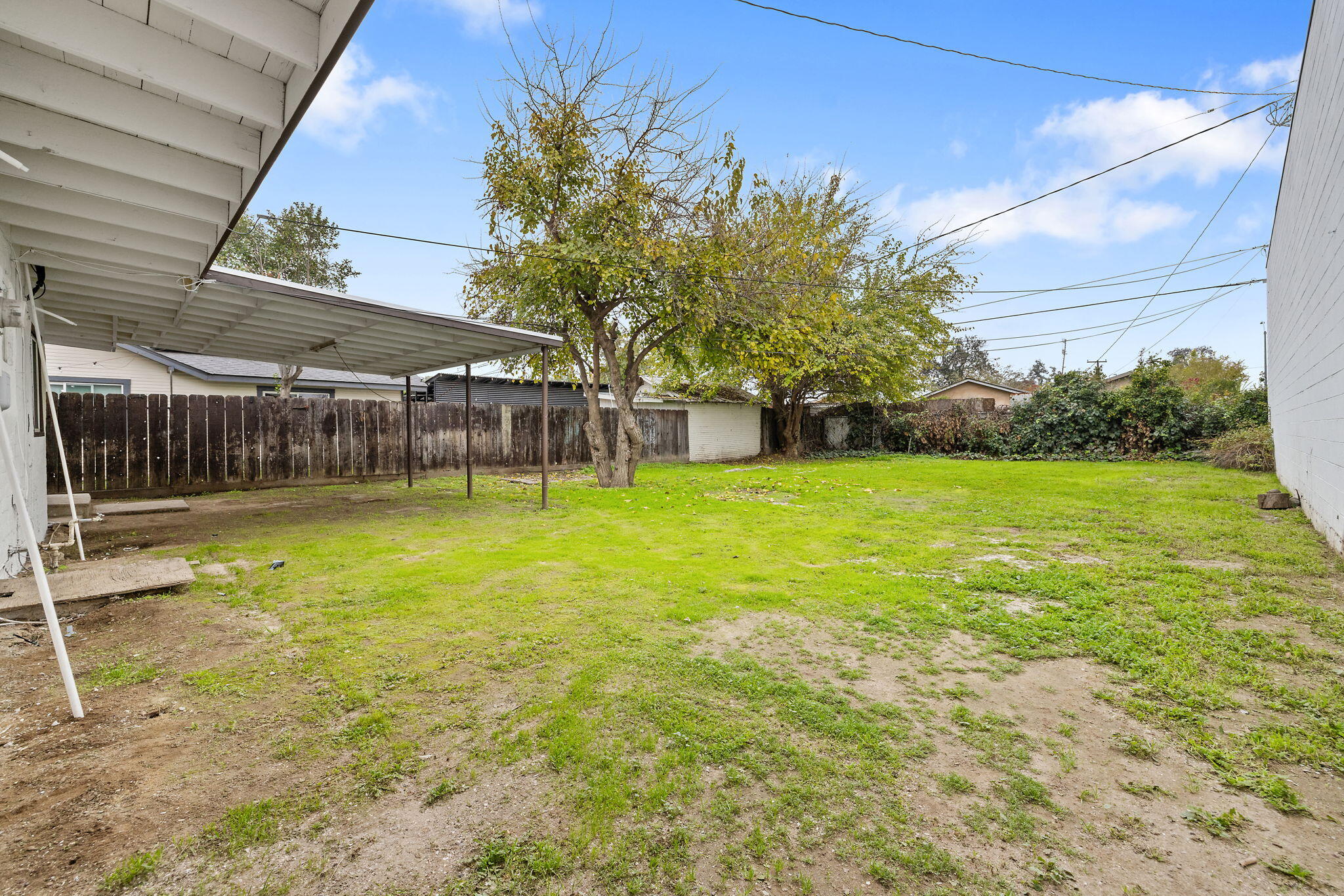 321 NW 3rd Ave, Visalia, CA 93291