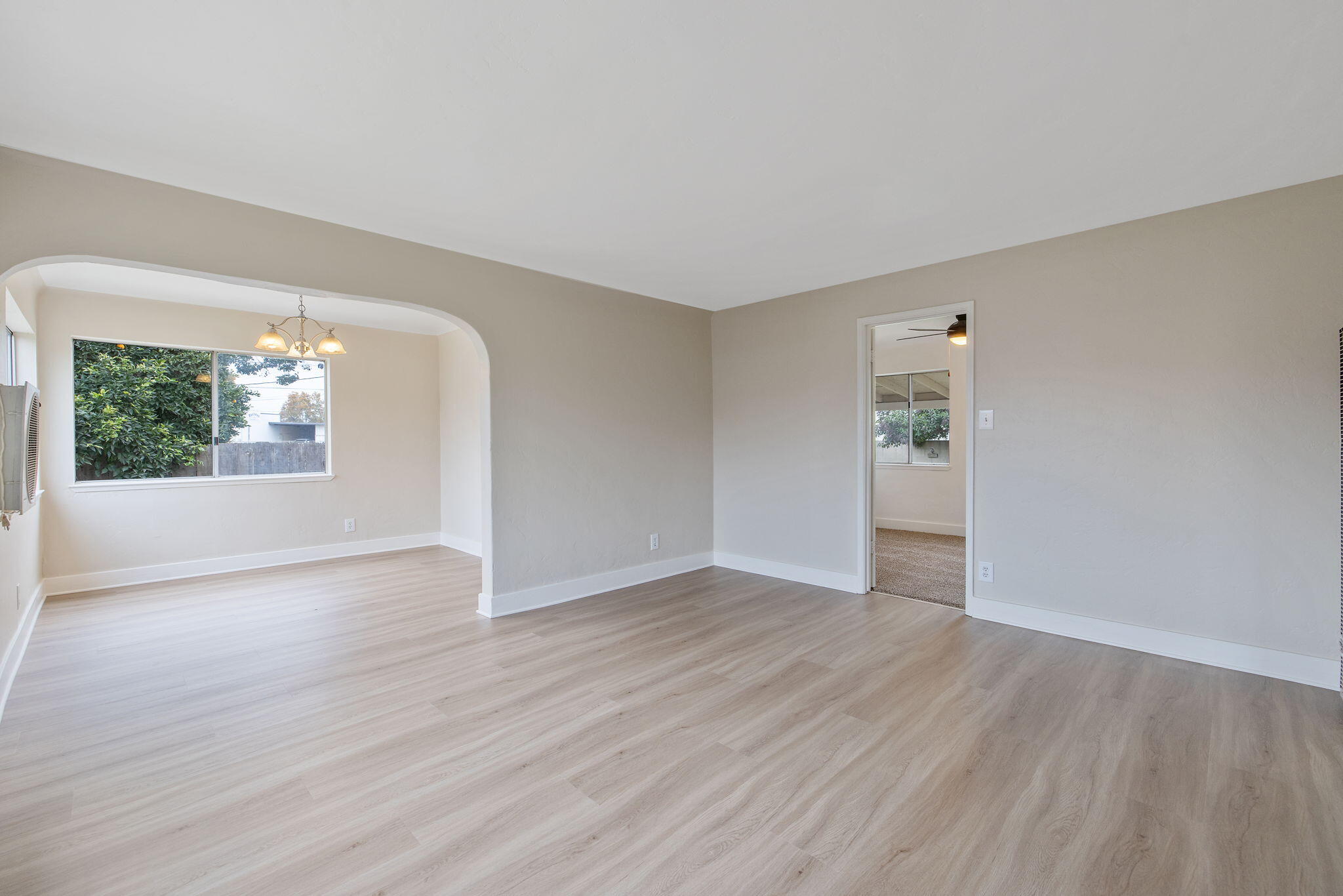 125 N Hicks St #B, Visalia, CA 93291