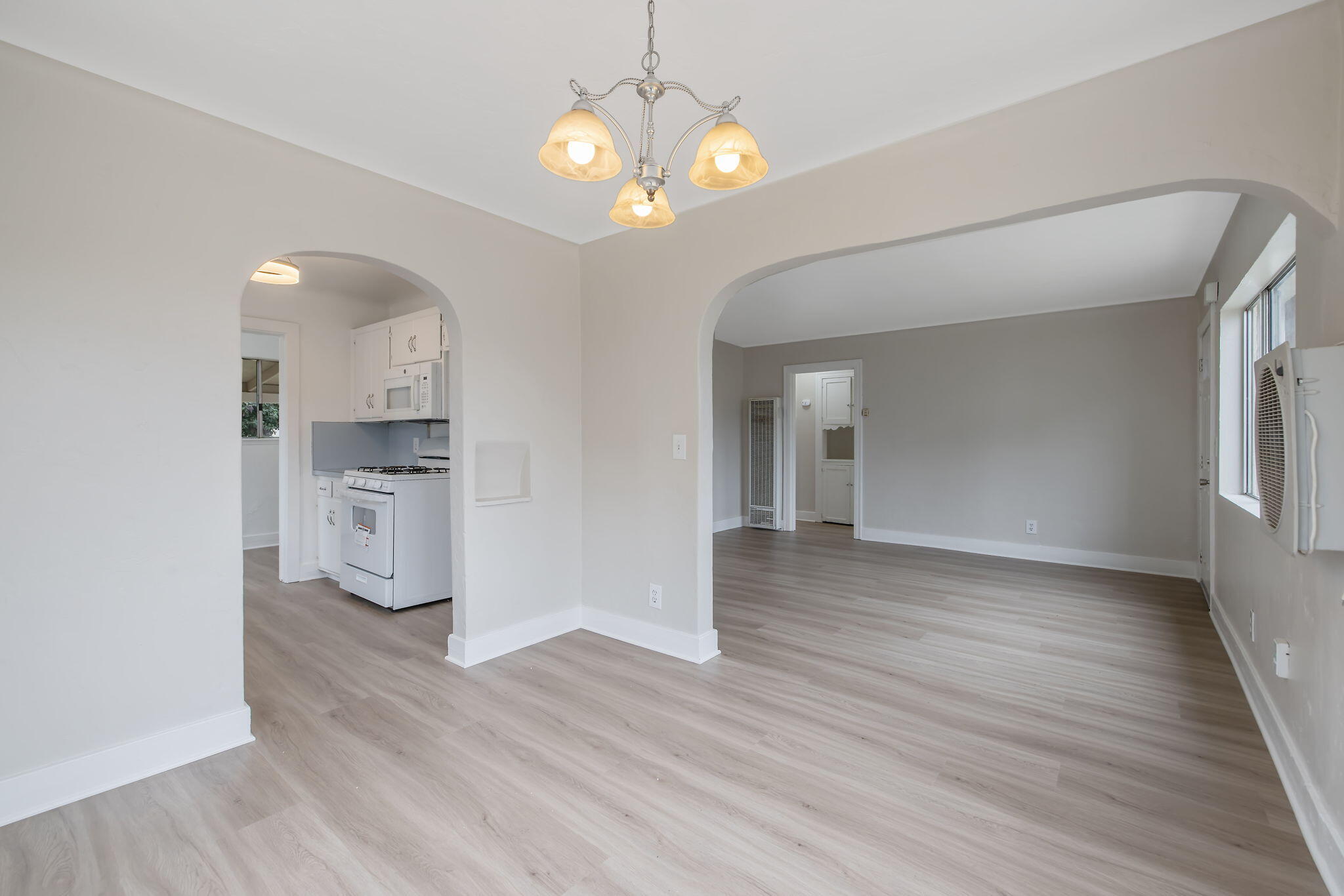 125 N Hicks St #B, Visalia, CA 93291