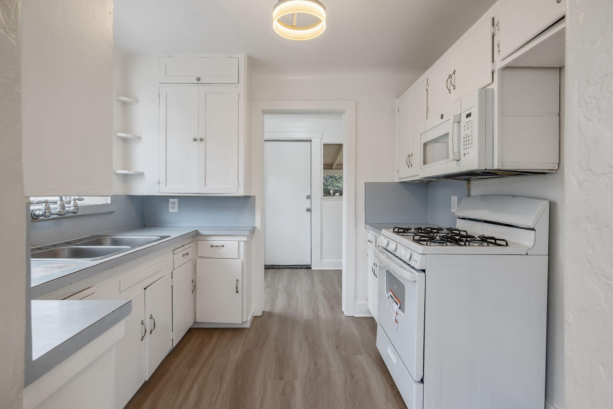 125 N Hicks St #B, Visalia, CA 93291