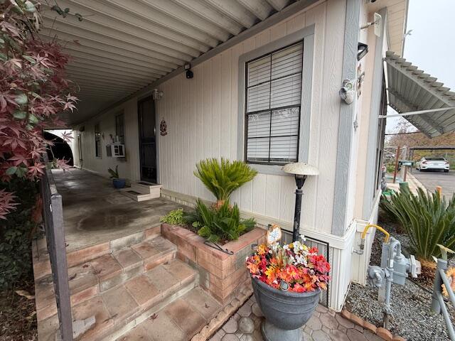320 N Blackstone St #14, Tulare, CA 93274