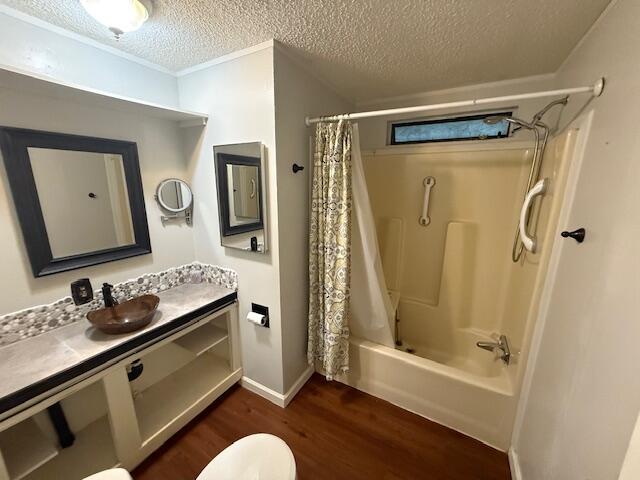 320 N Blackstone St #14, Tulare, CA 93274