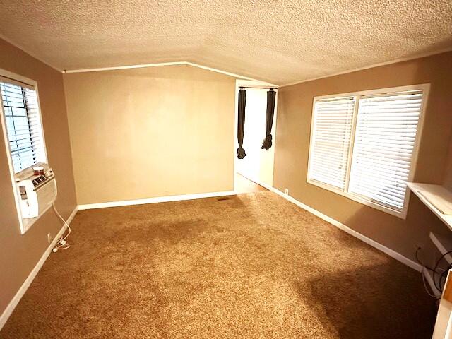 320 N Blackstone St #14, Tulare, CA 93274