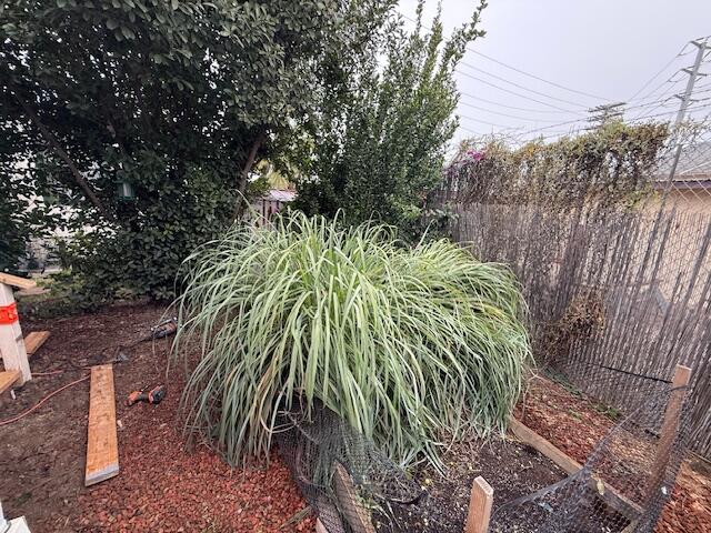 320 N Blackstone St #14, Tulare, CA 93274