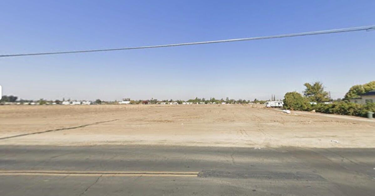 2046 E Goshen Ave, Visalia, CA 93292