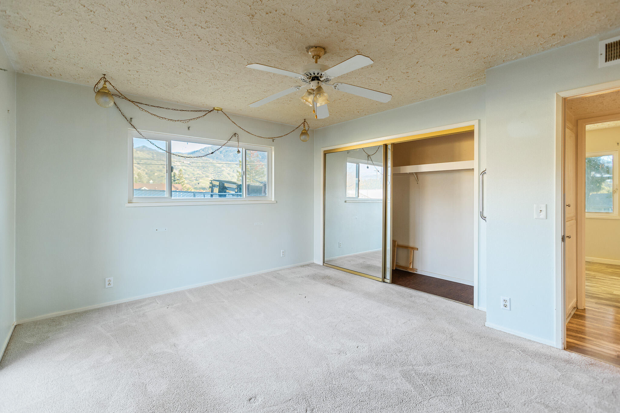 34622 La Paloma Dr, Springville, CA 93265