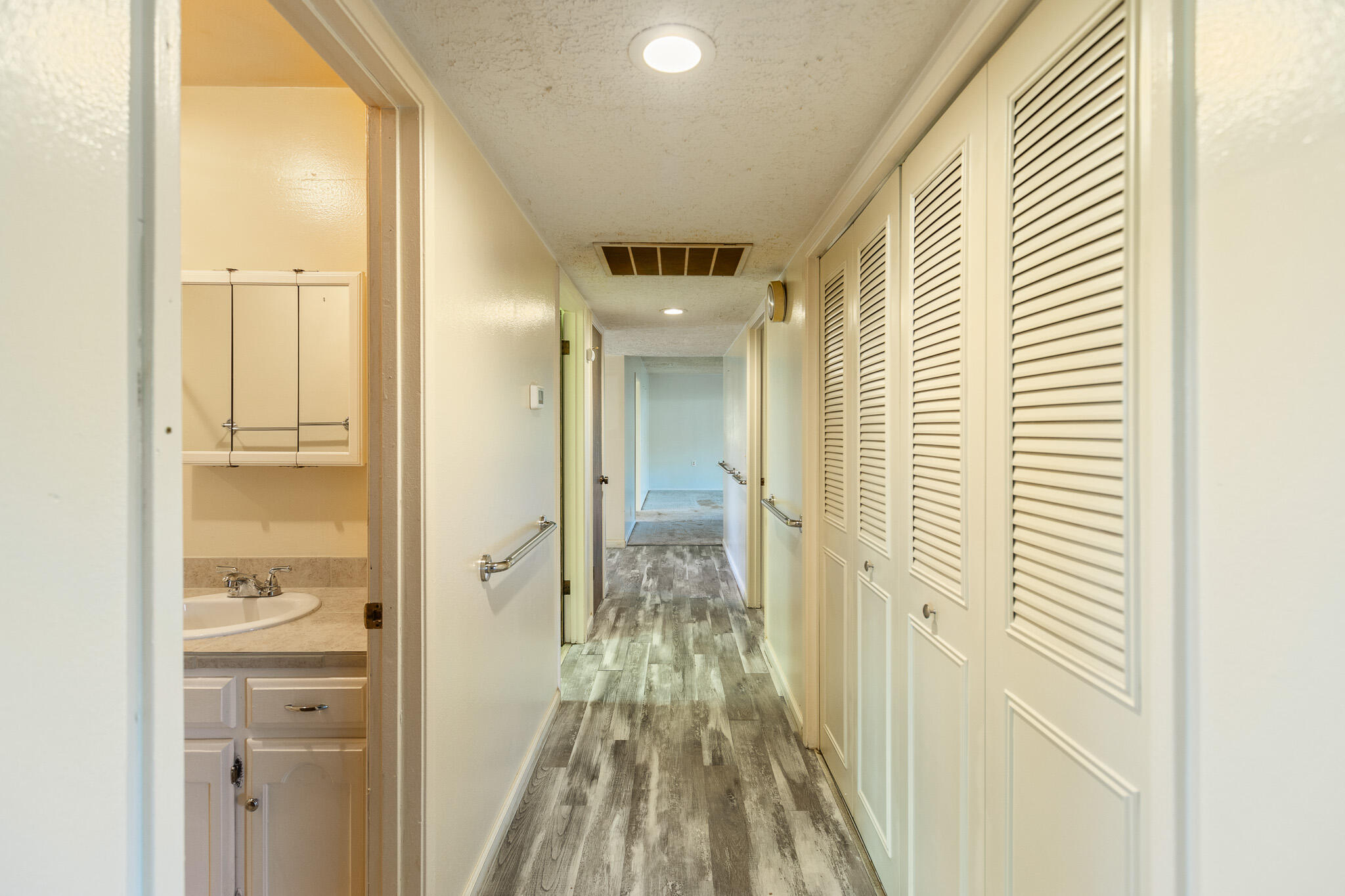 34622 La Paloma Dr, Springville, CA 93265