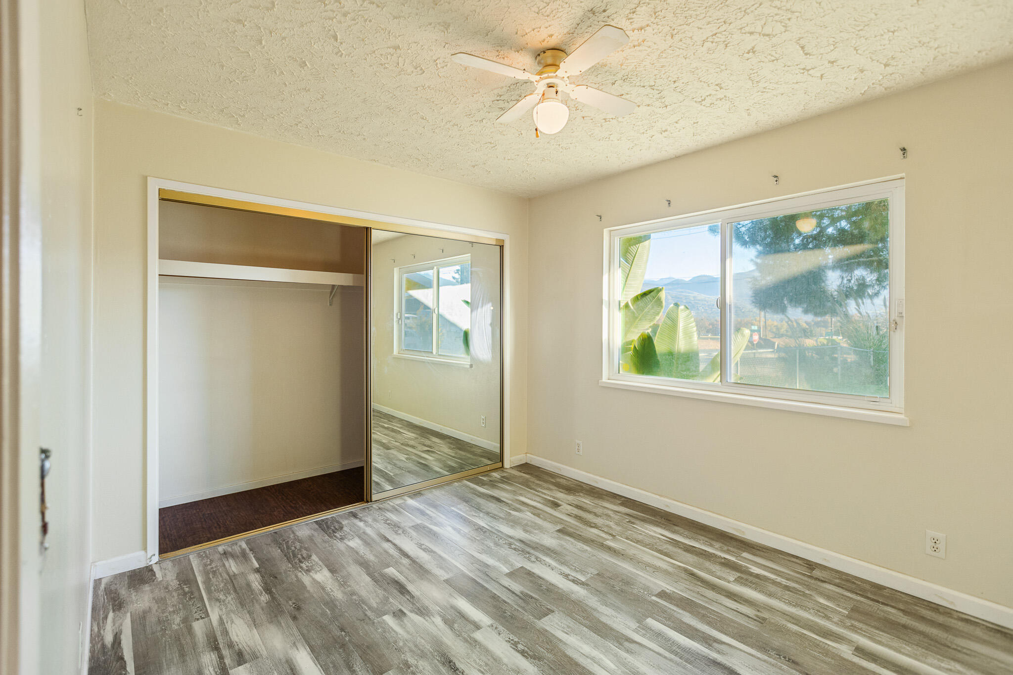 34622 La Paloma Dr, Springville, CA 93265