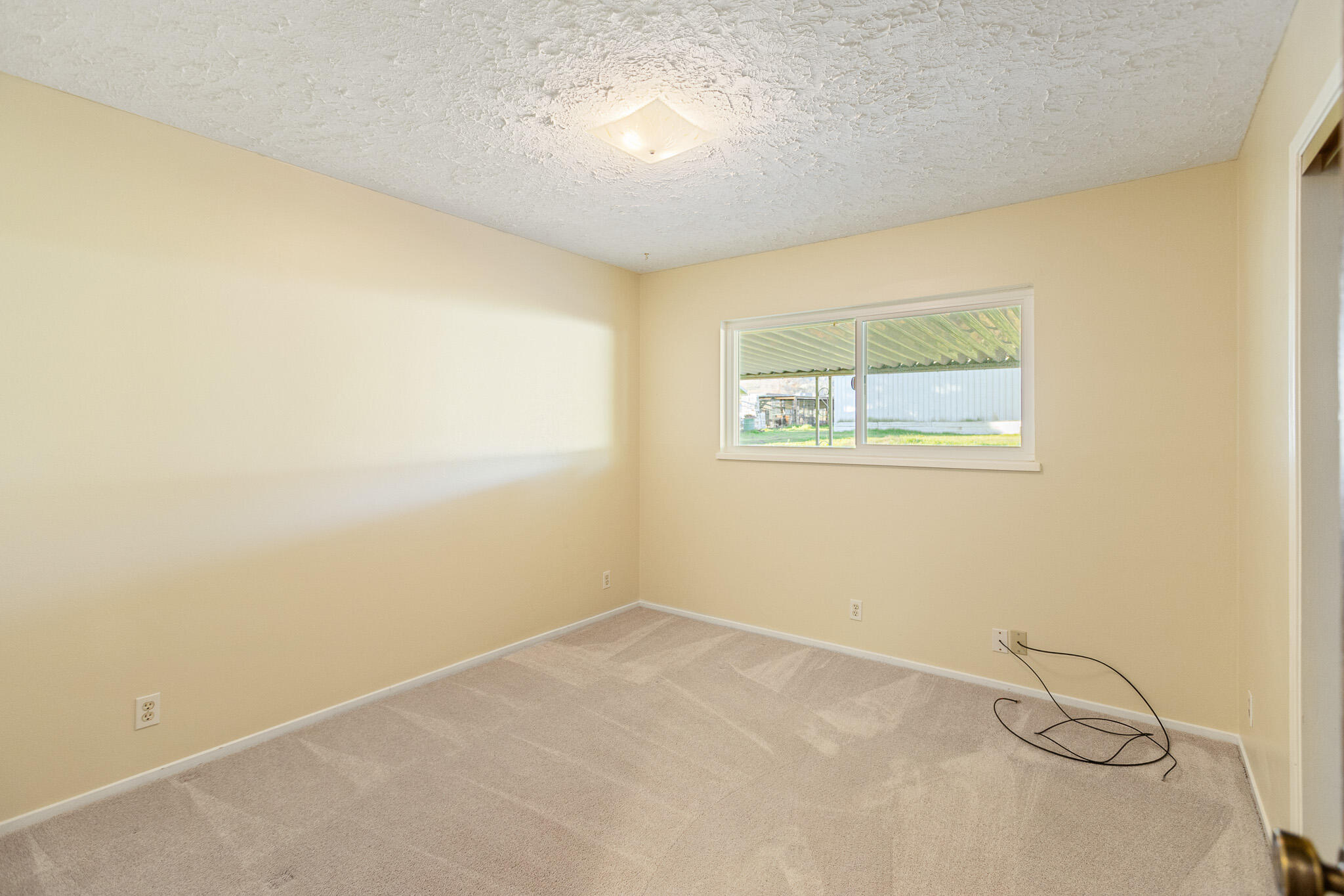 34622 La Paloma Dr, Springville, CA 93265