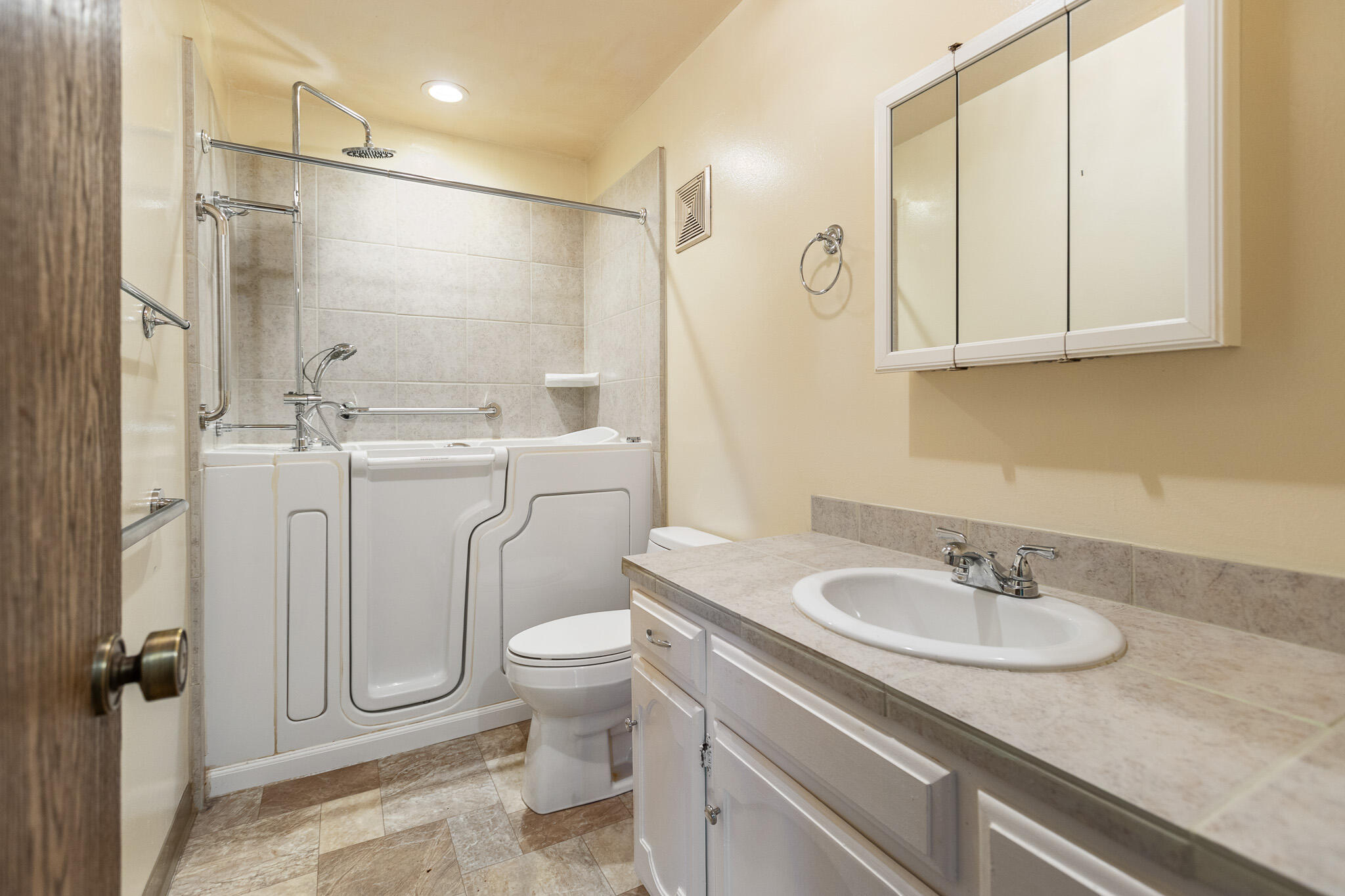 34622 La Paloma Dr, Springville, CA 93265