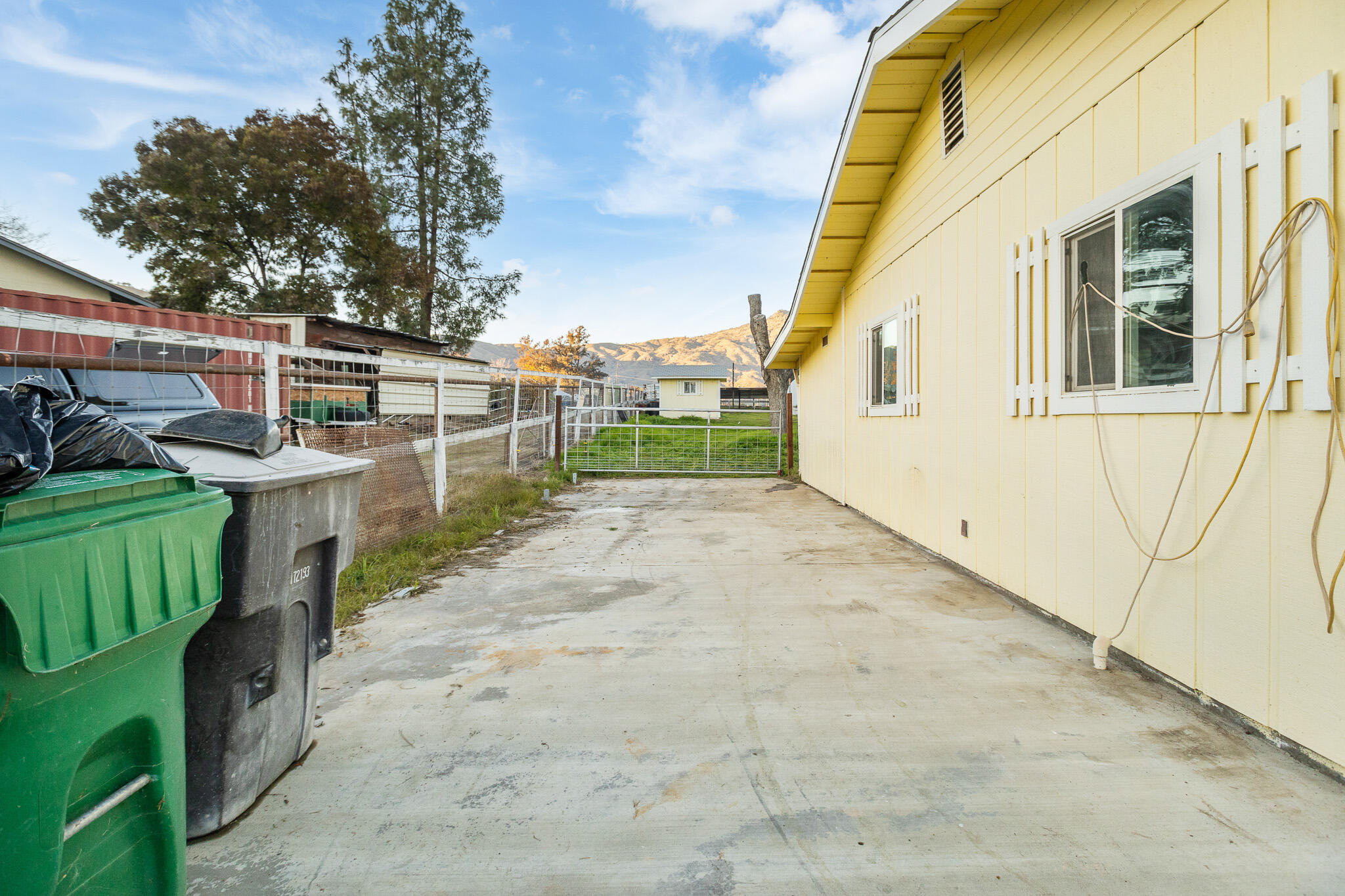 34622 La Paloma Dr, Springville, CA 93265