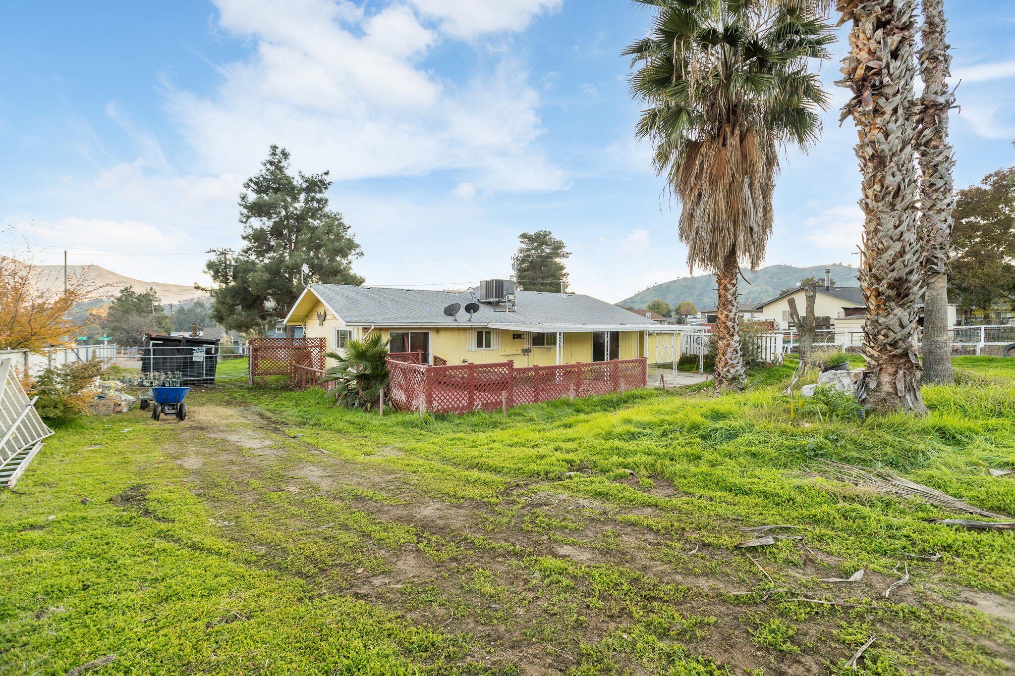 34622 La Paloma Dr, Springville, CA 93265