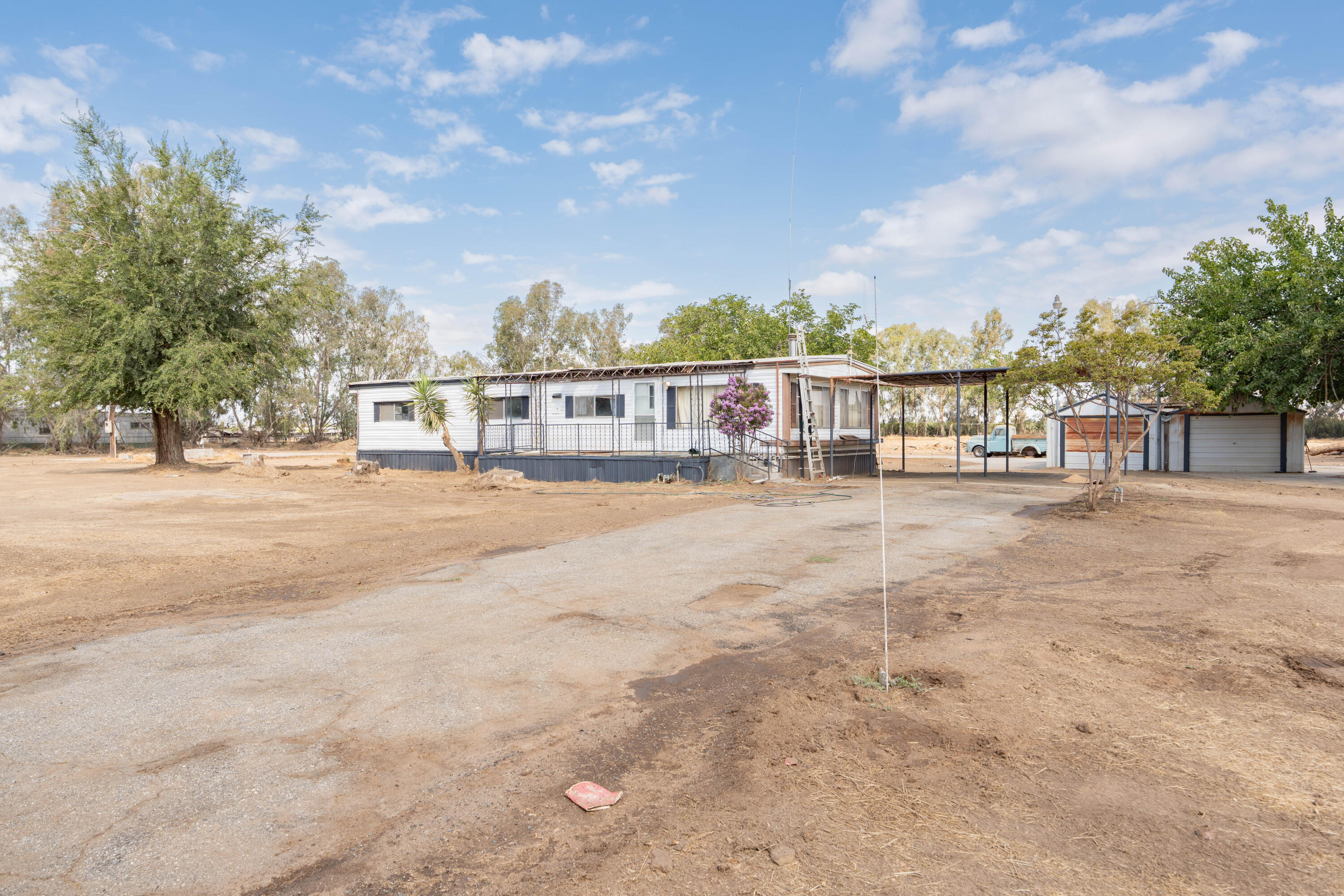 610 Hemlock Ave, Porterville, CA 93257