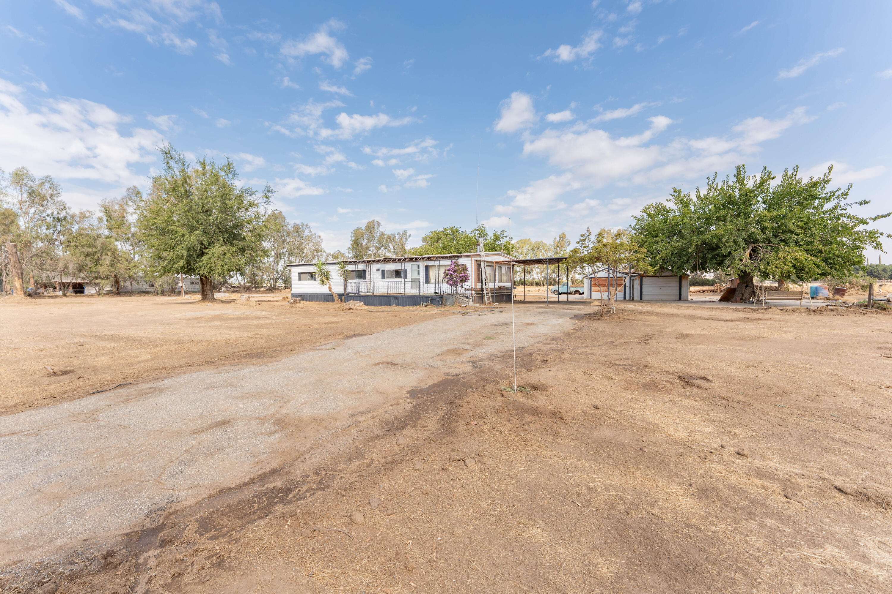 610 Hemlock Ave, Porterville, CA 93257