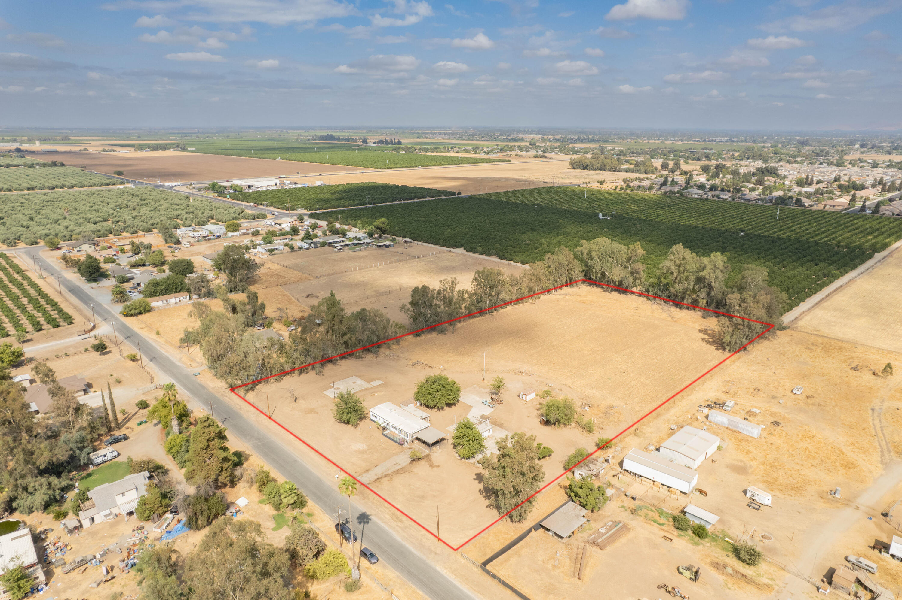 610 Hemlock Ave, Porterville, CA 93257