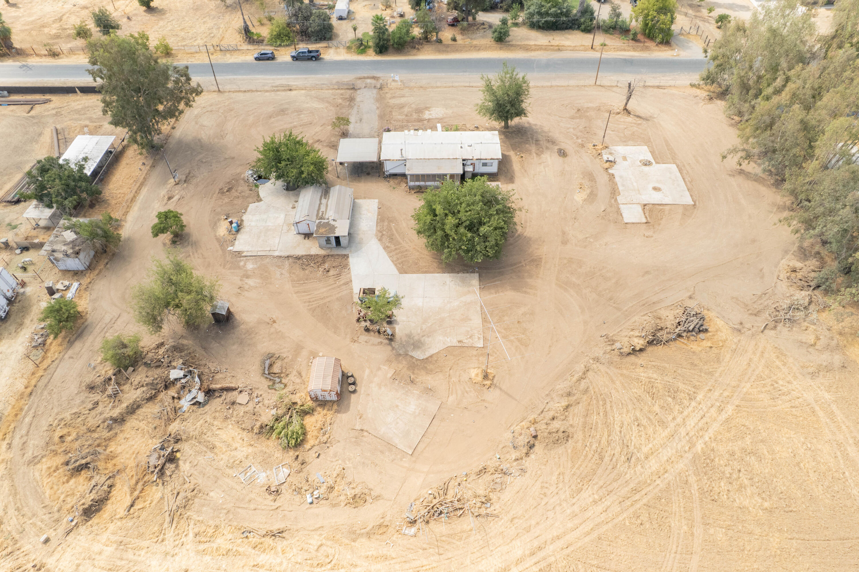 610 Hemlock Ave, Porterville, CA 93257