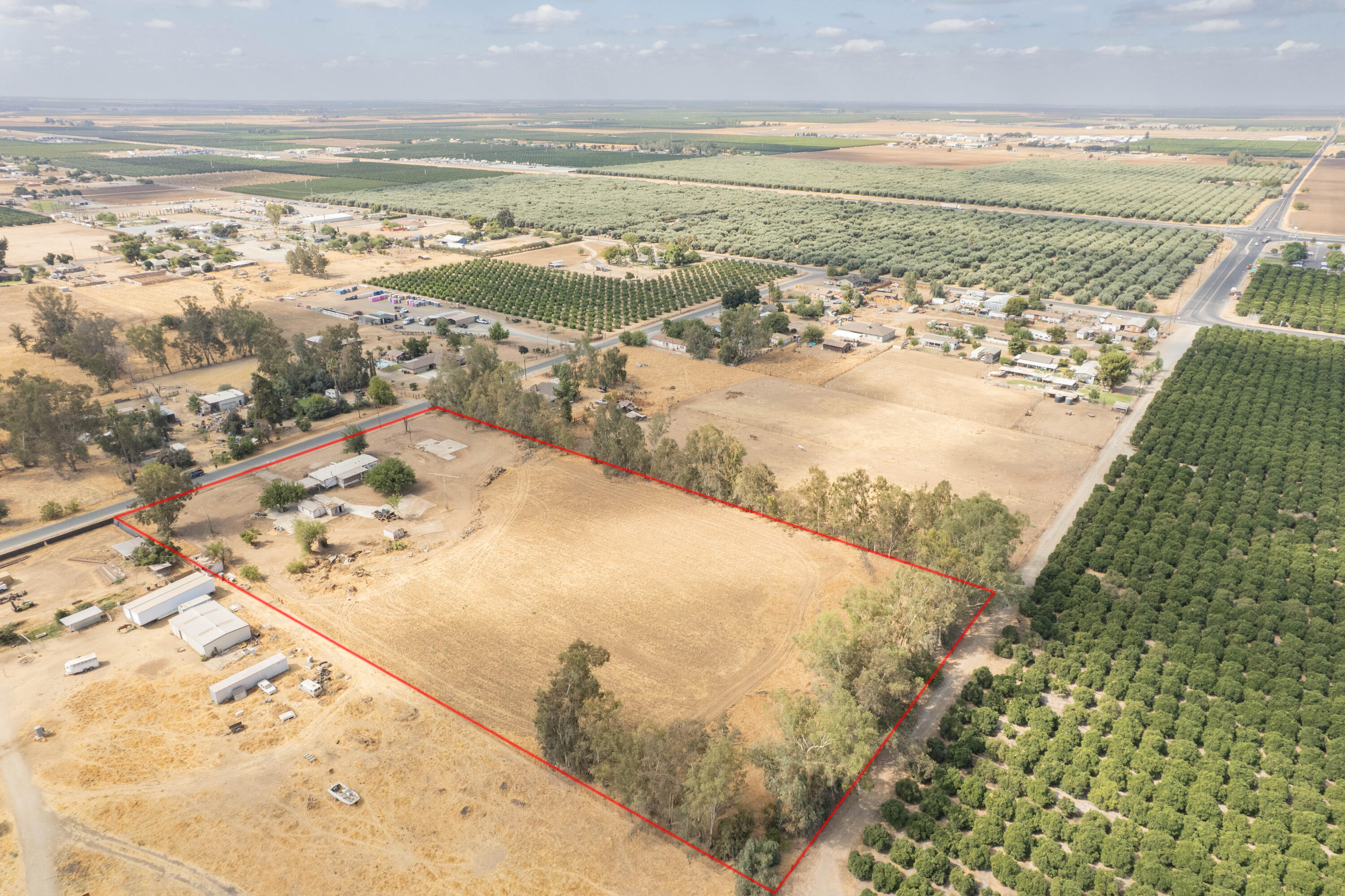 610 Hemlock Ave, Porterville, CA 93257