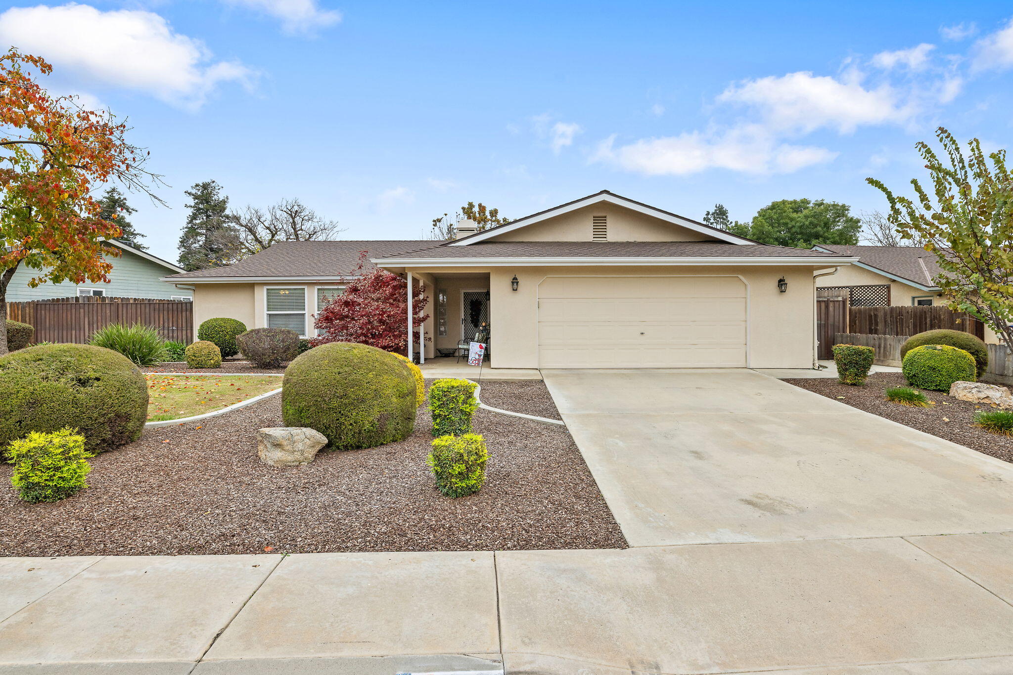 615 N Orange Ave, Exeter, CA 93221