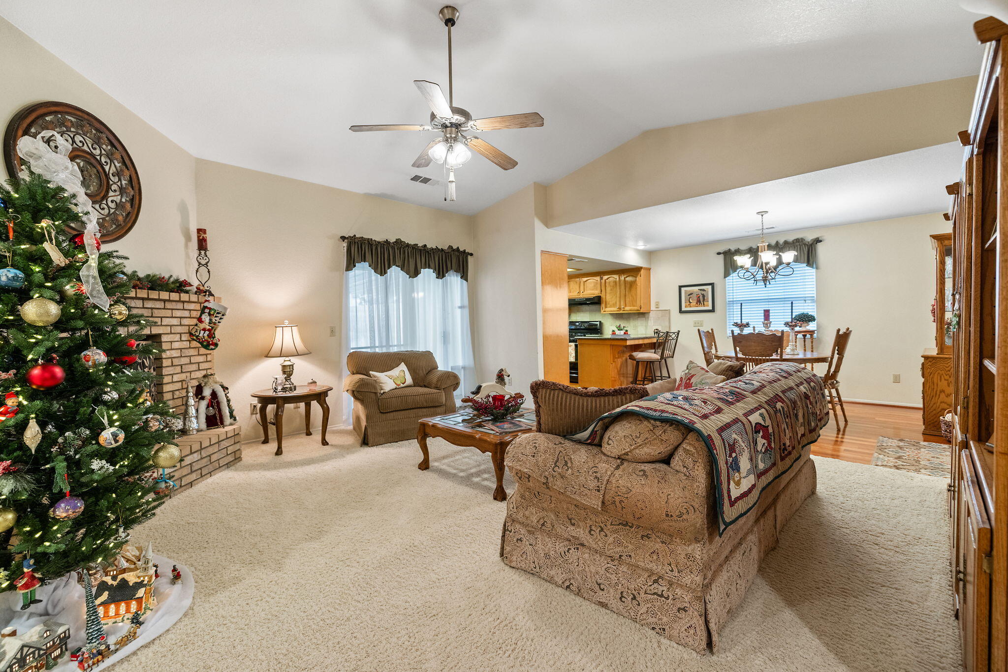 615 N Orange Ave, Exeter, CA 93221