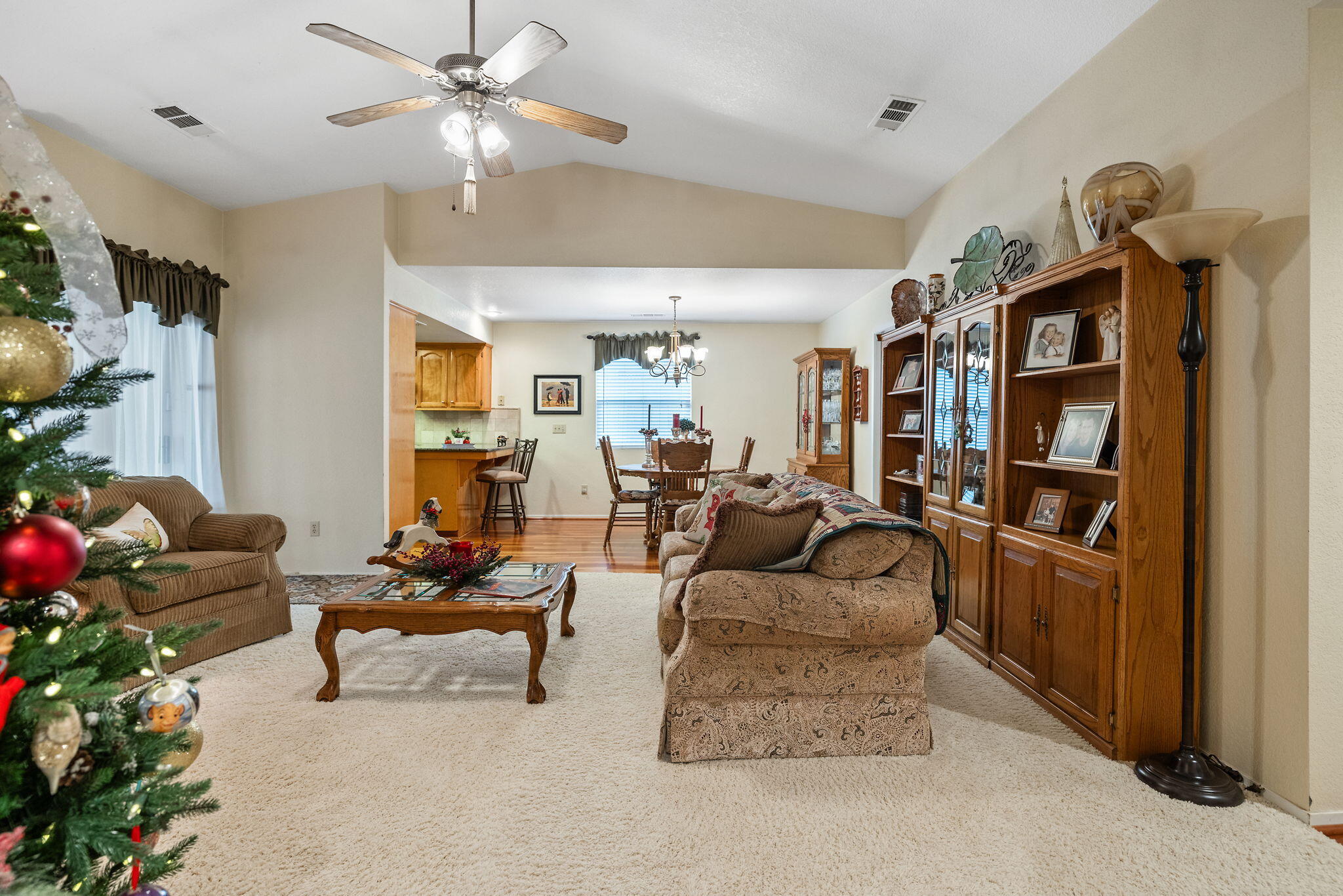 615 N Orange Ave, Exeter, CA 93221