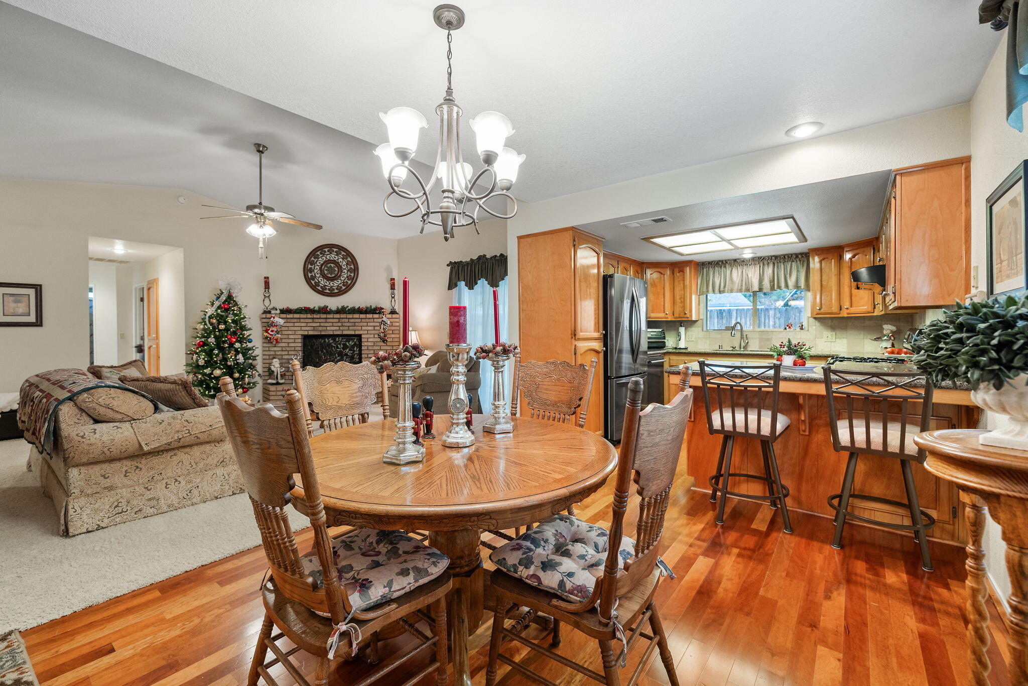 615 N Orange Ave, Exeter, CA 93221