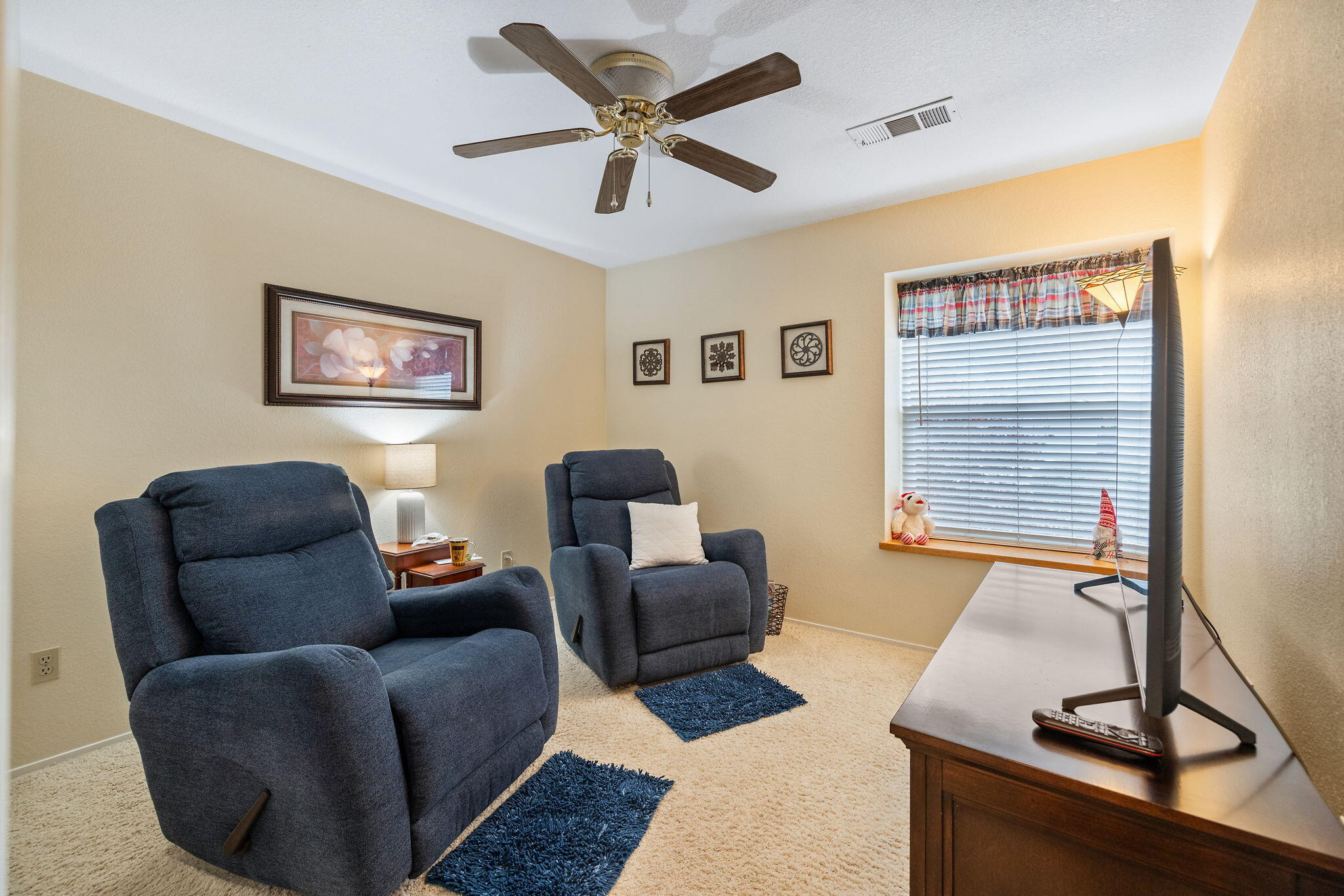 615 N Orange Ave, Exeter, CA 93221