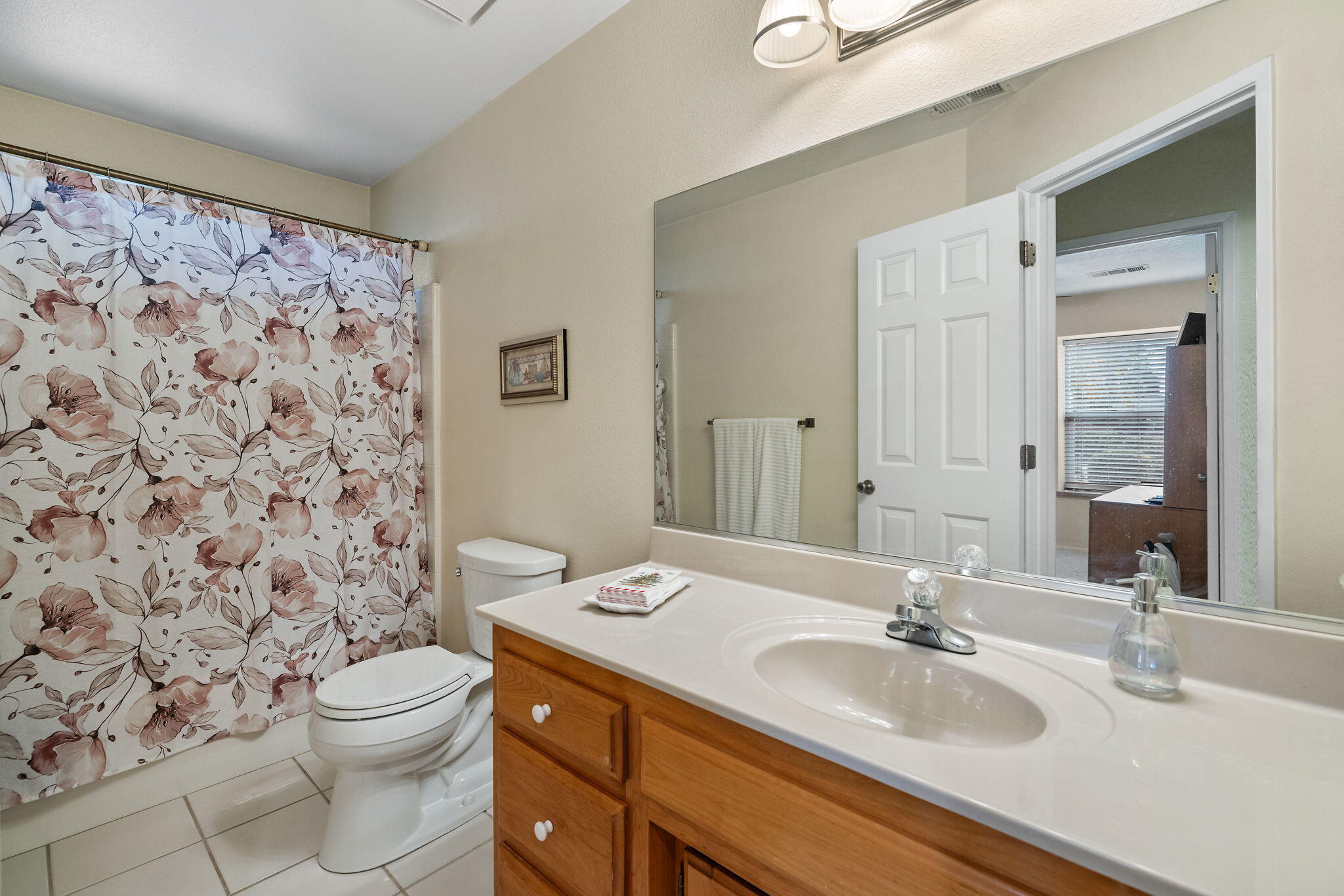 615 N Orange Ave, Exeter, CA 93221