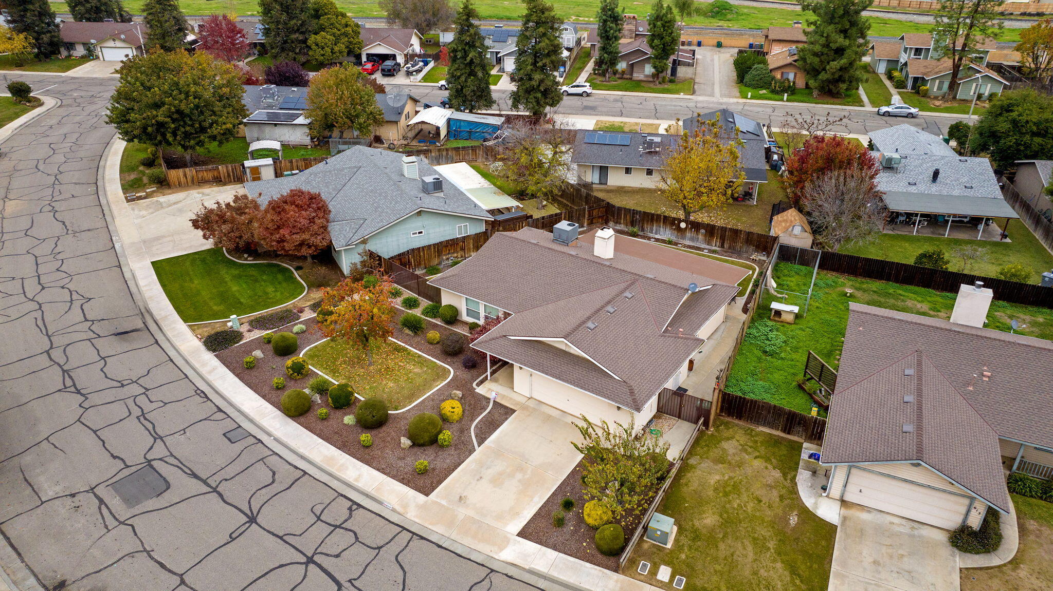 615 N Orange Ave, Exeter, CA 93221