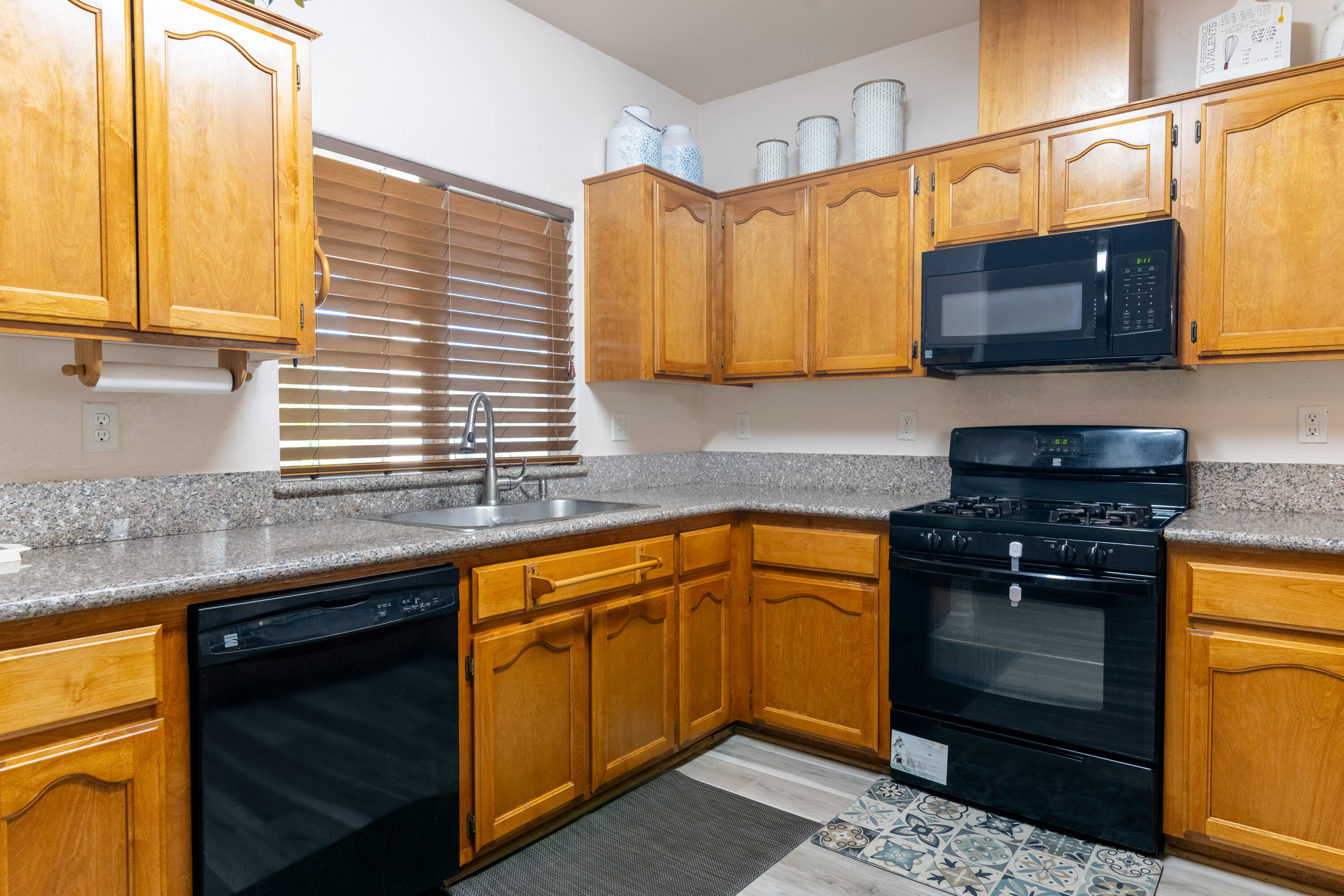 209 S Belmont St, Delano, CA 93215