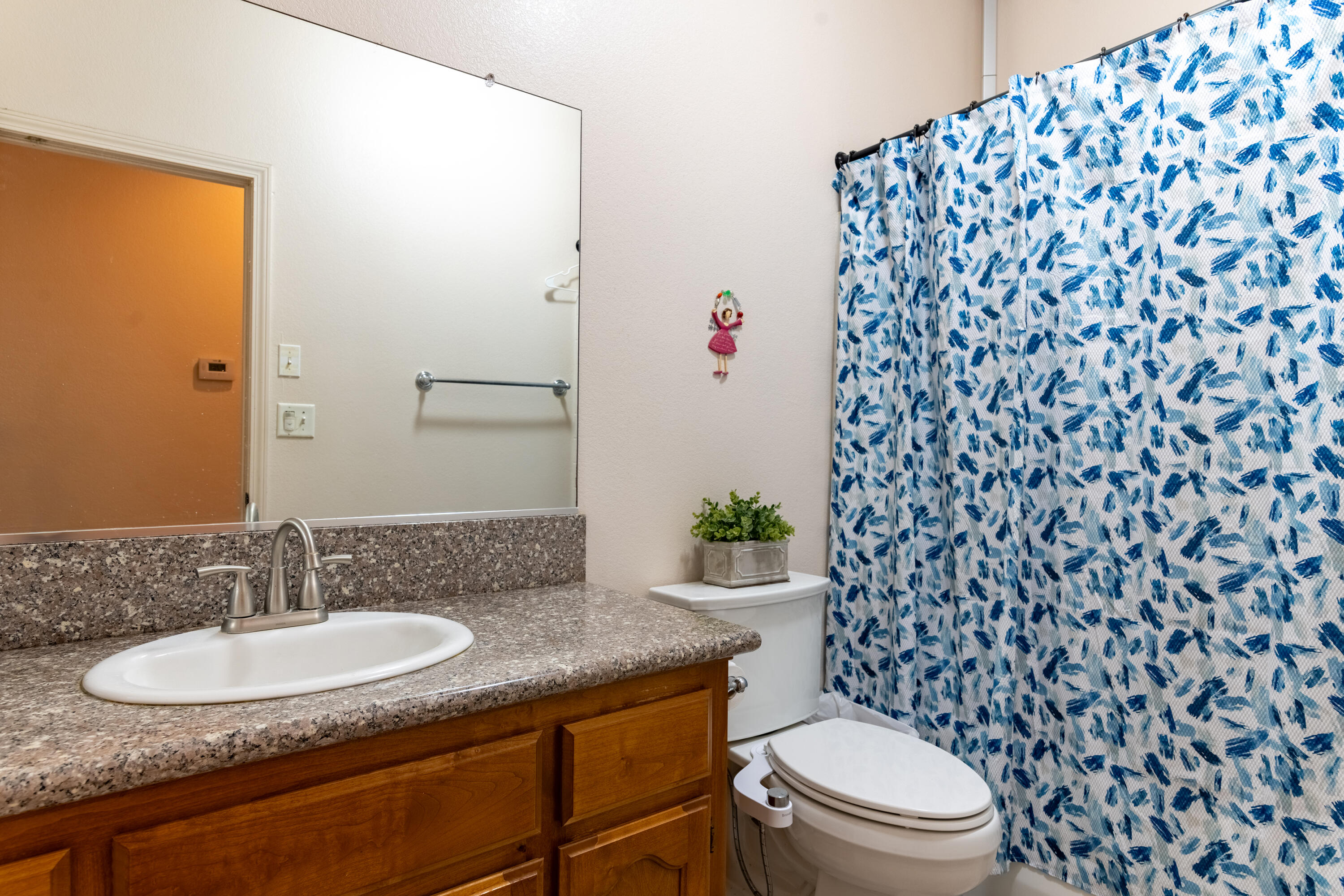 209 S Belmont St, Delano, CA 93215