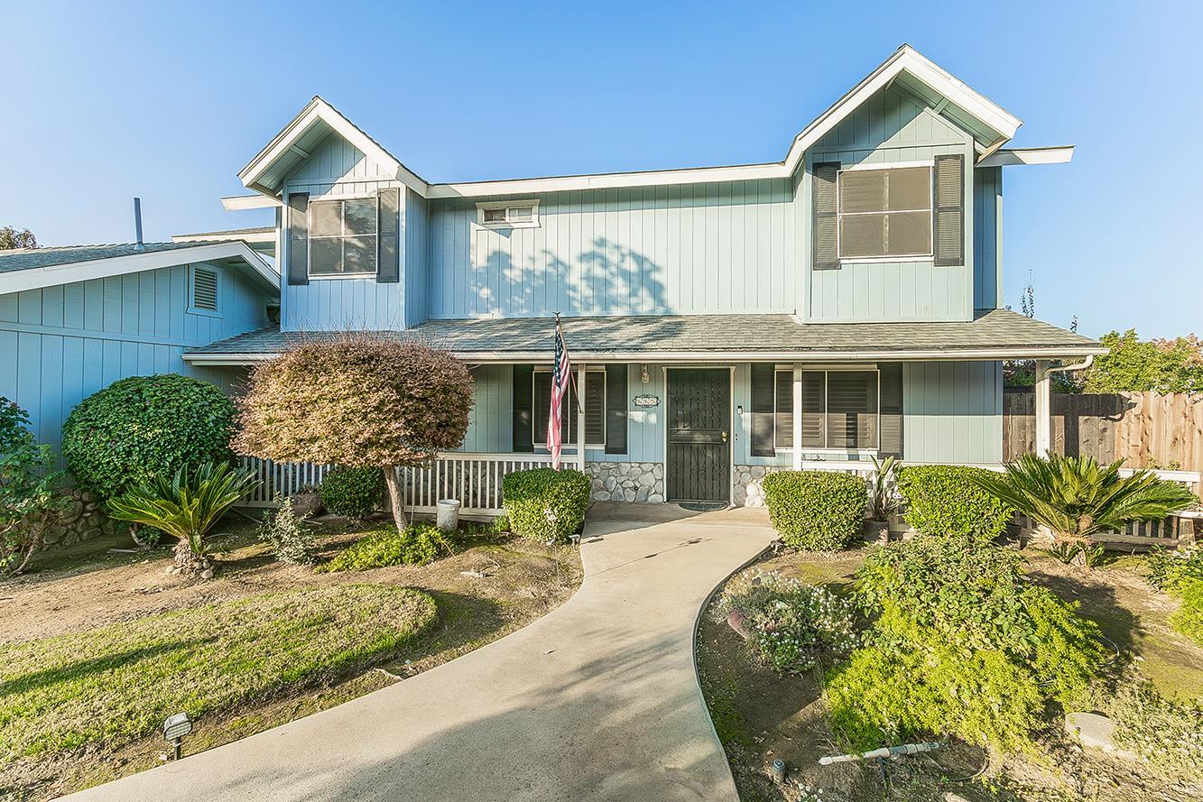 665 Ramblewood Ct, Dinuba, CA 93618