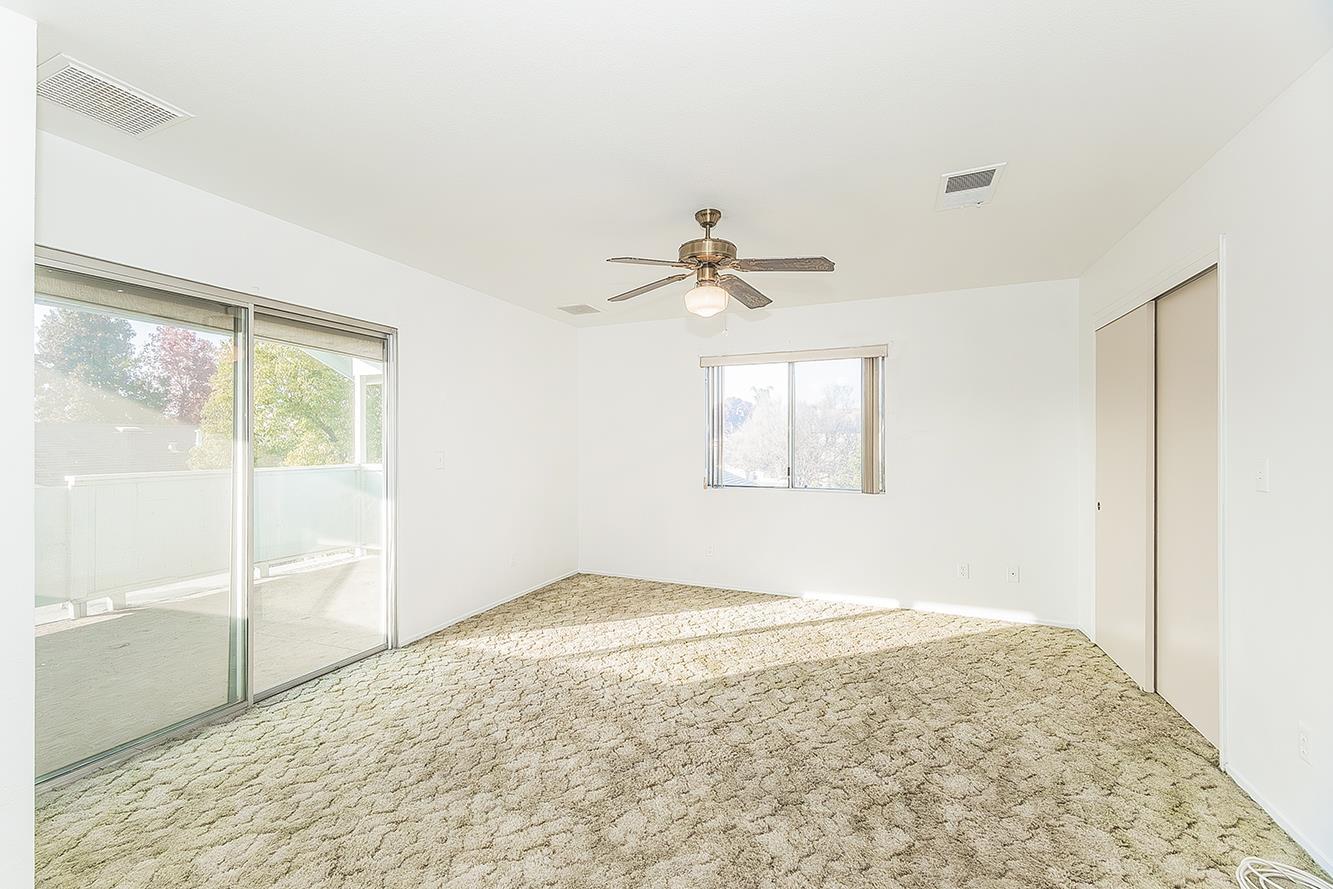 665 Ramblewood Ct, Dinuba, CA 93618