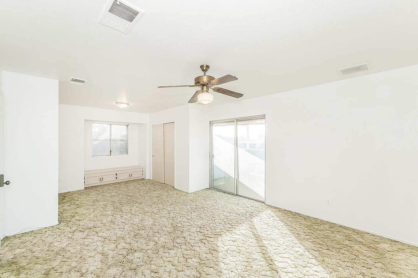 665 Ramblewood Ct, Dinuba, CA 93618