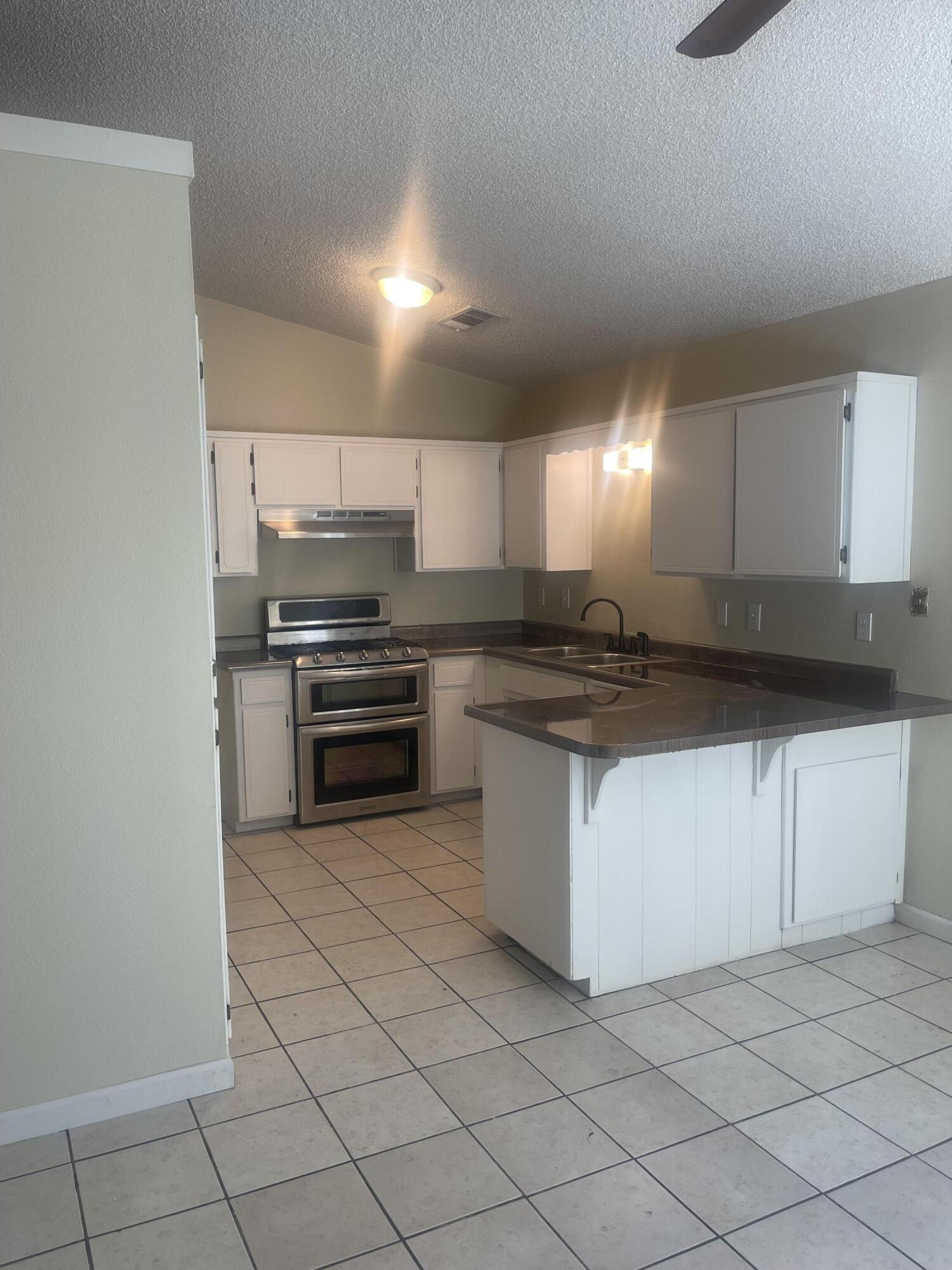 333 E Pleasant St, Coalinga, CA 93210