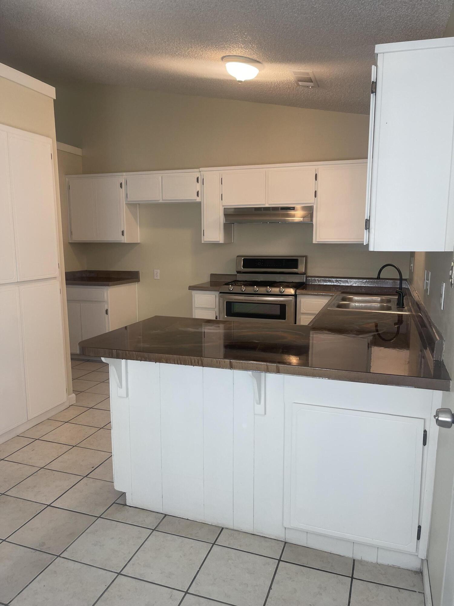 333 E Pleasant St, Coalinga, CA 93210