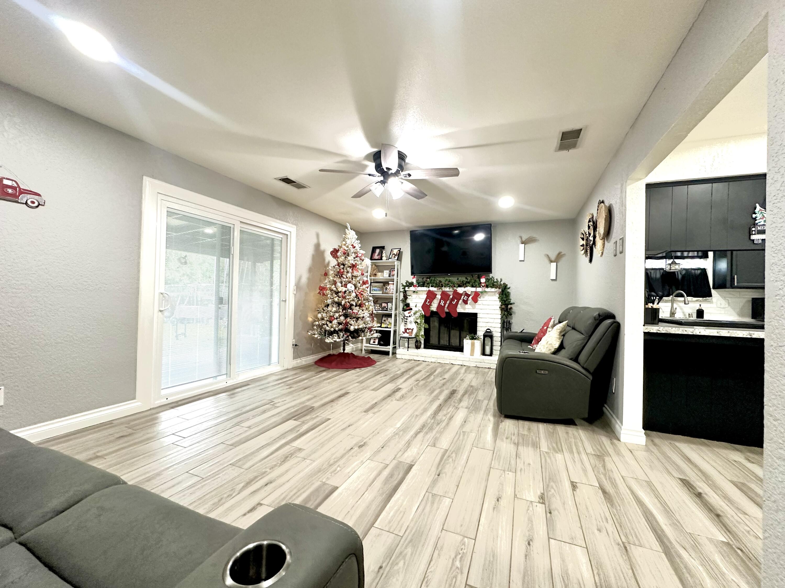 1060 W Thurman Ave, Porterville, CA 93257