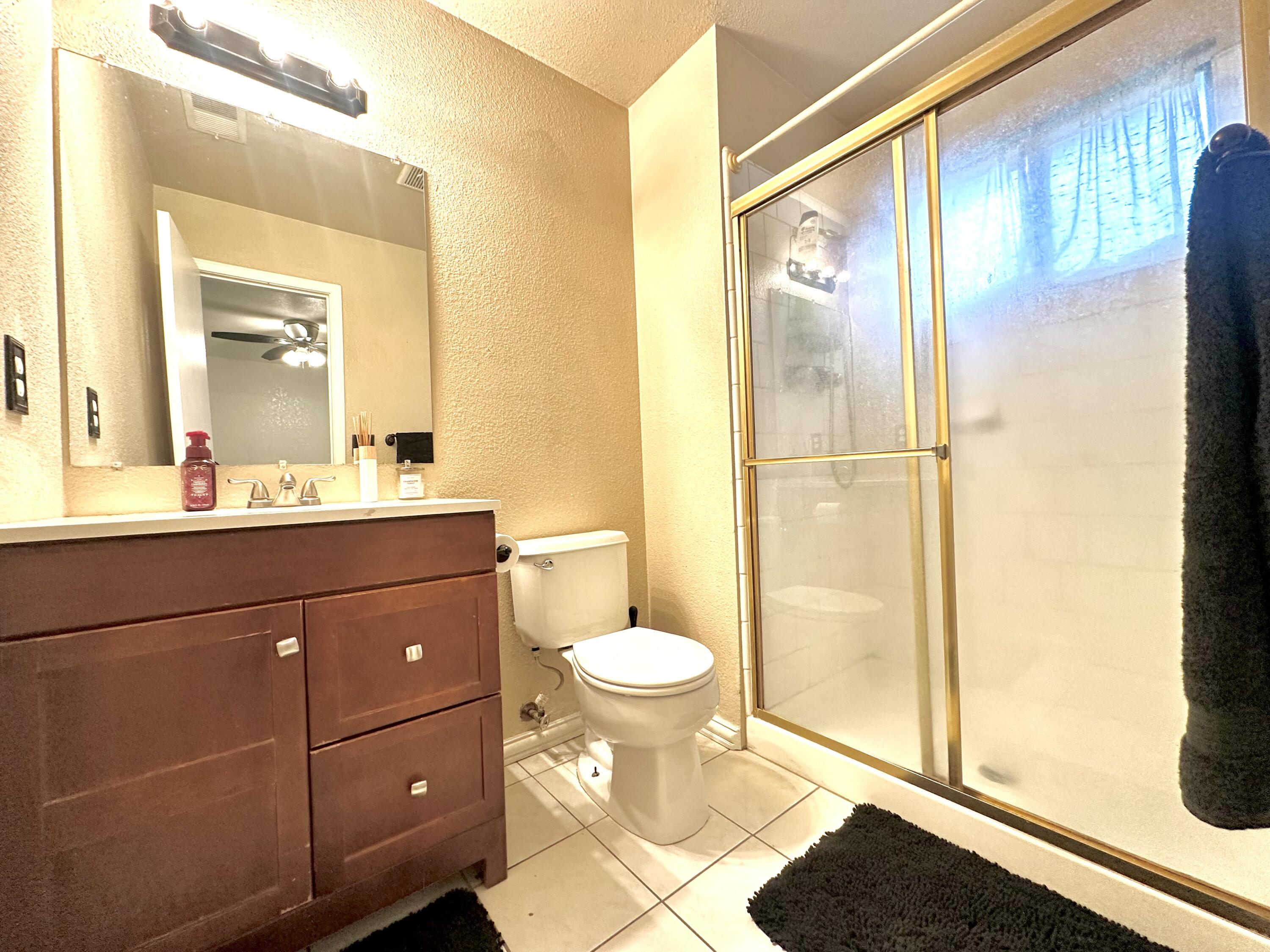 1060 W Thurman Ave, Porterville, CA 93257