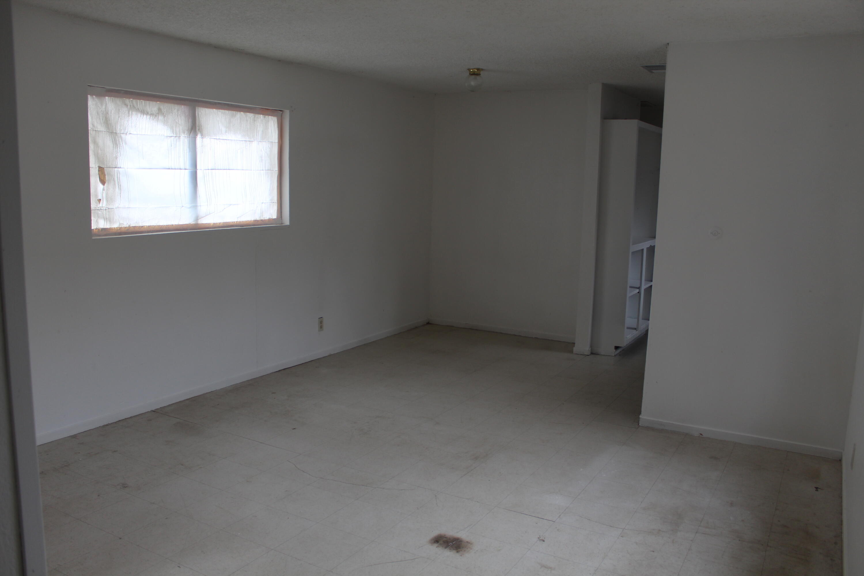 389 S Cornell St, Porterville, CA 93257