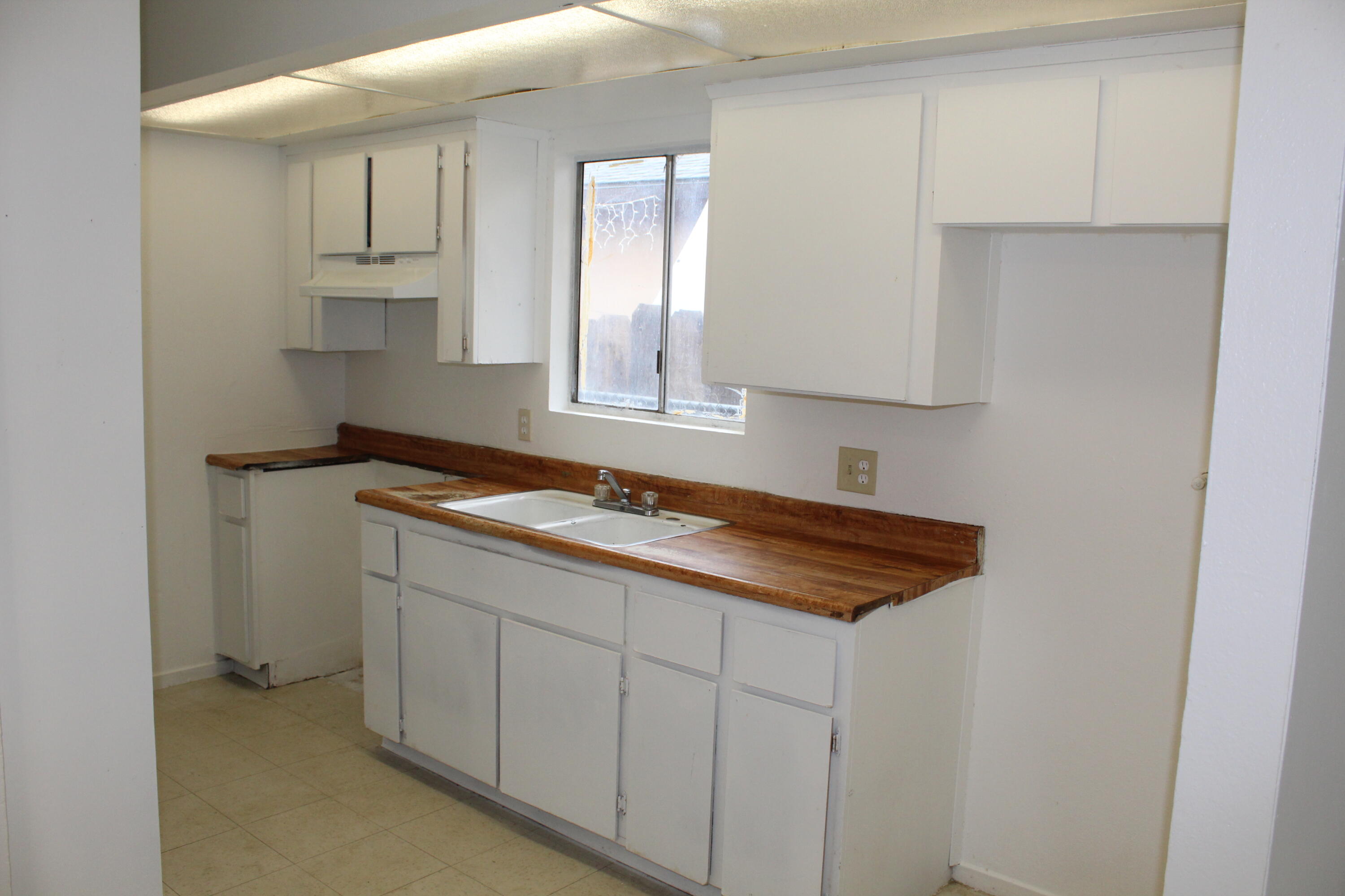 389 S Cornell St, Porterville, CA 93257