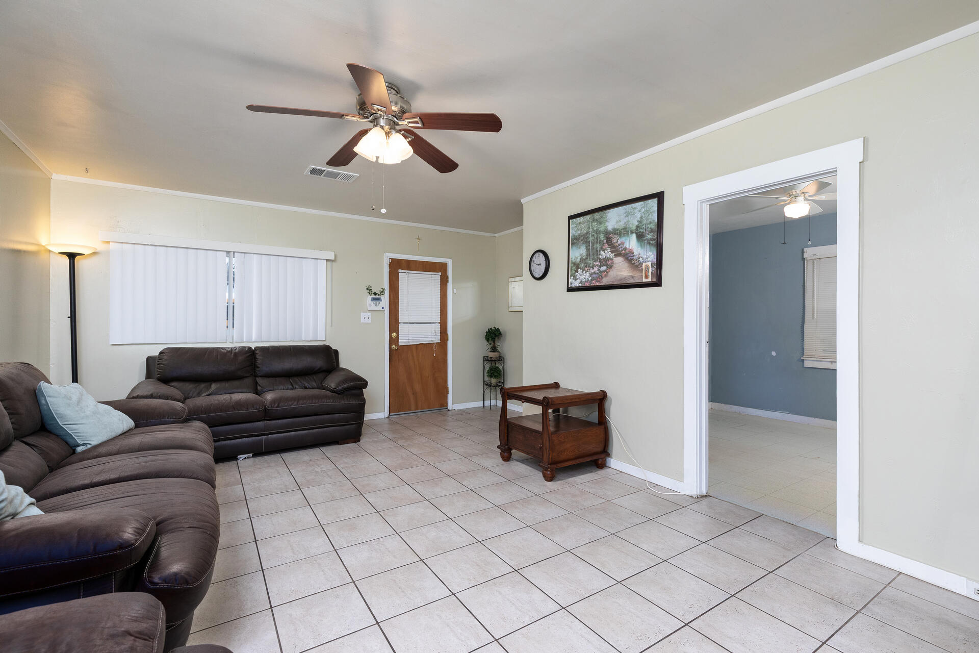 1044 S Hope Ave, Reedley, CA 93654