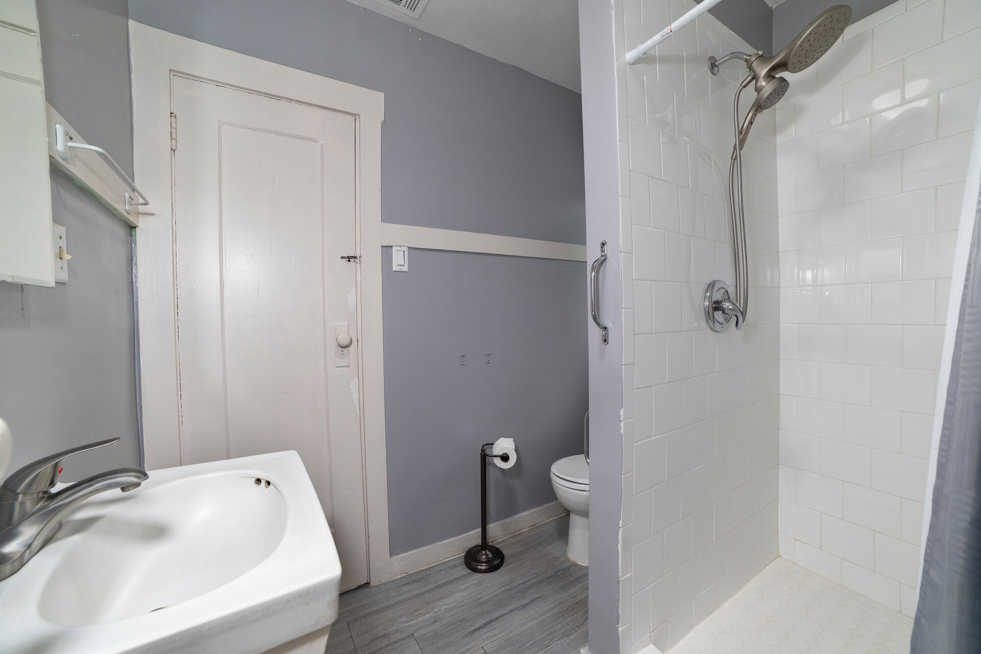 1044 S Hope Ave, Reedley, CA 93654