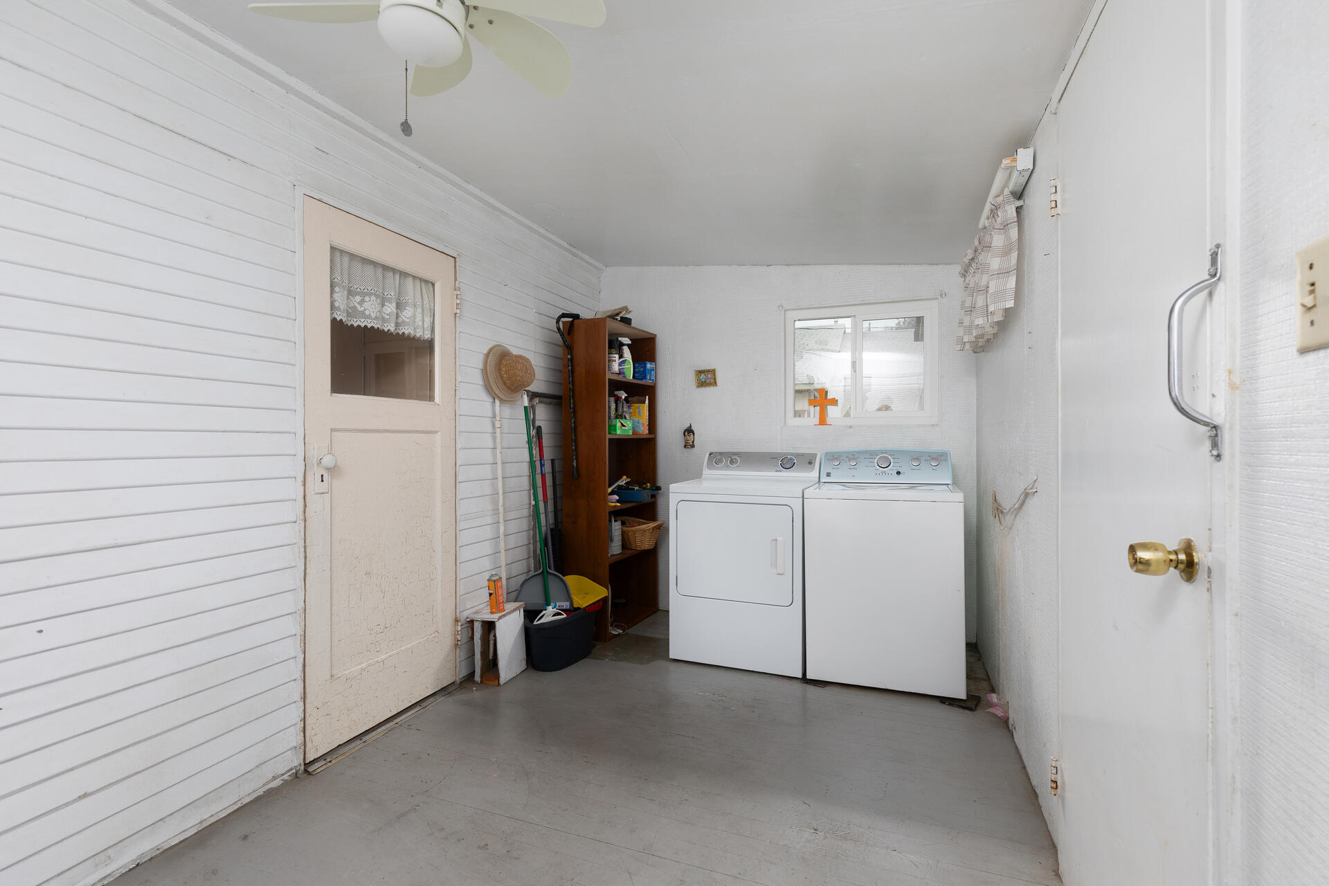 1044 S Hope Ave, Reedley, CA 93654