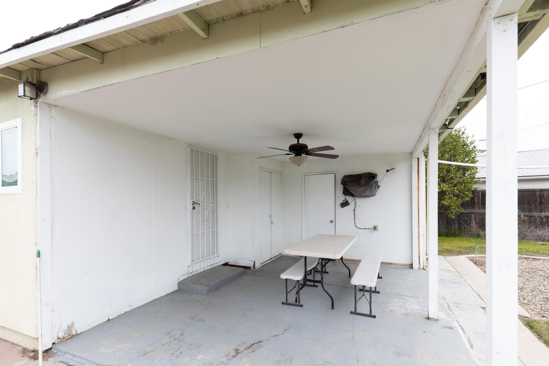 1044 S Hope Ave, Reedley, CA 93654