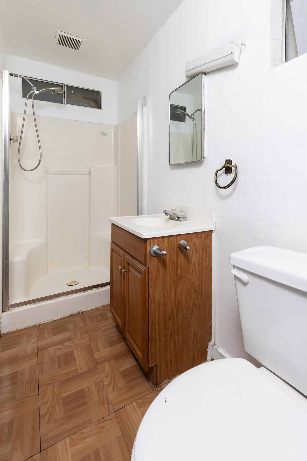 1044 S Hope Ave, Reedley, CA 93654